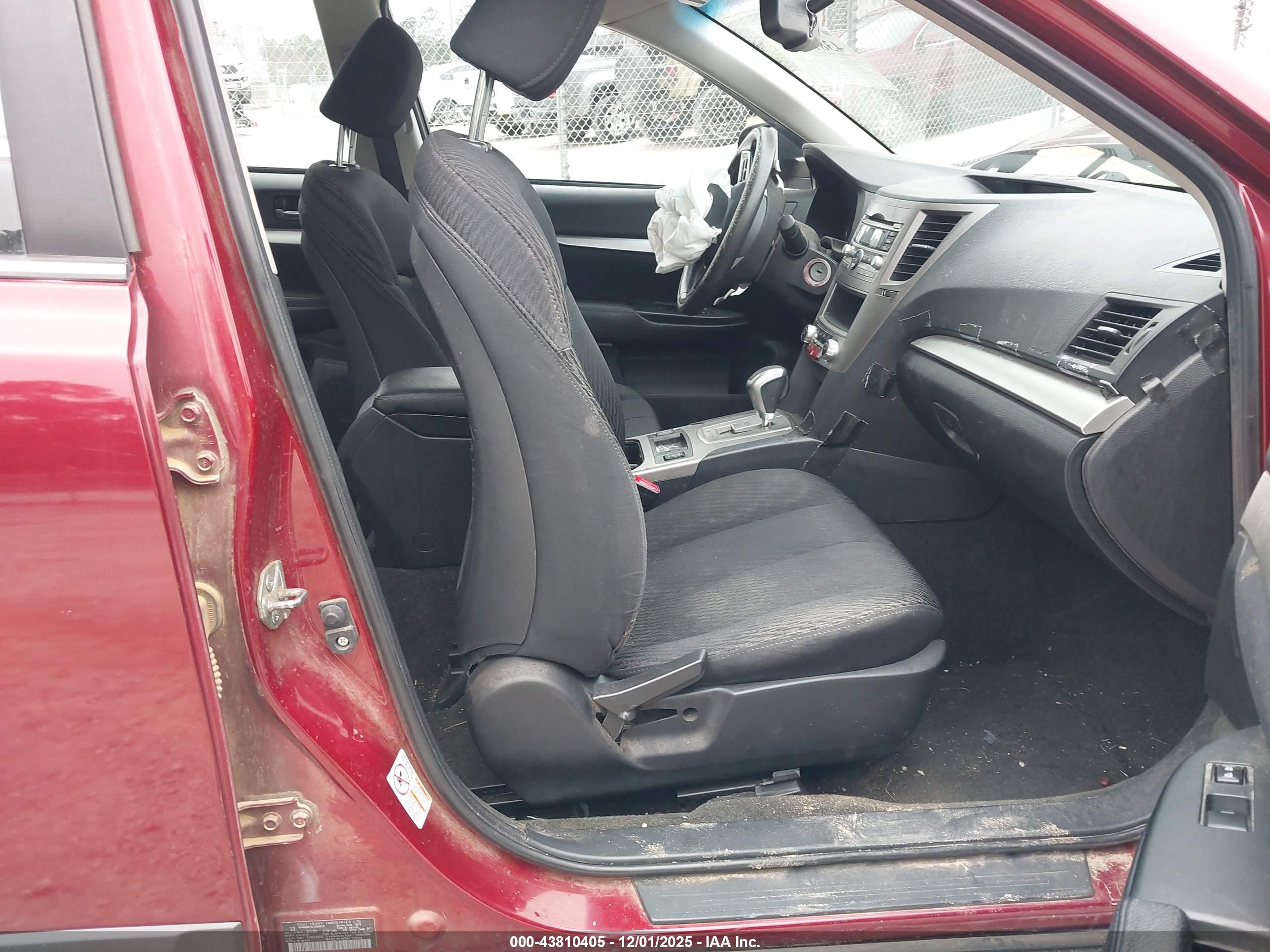 SUBARU OUTBACK image 5