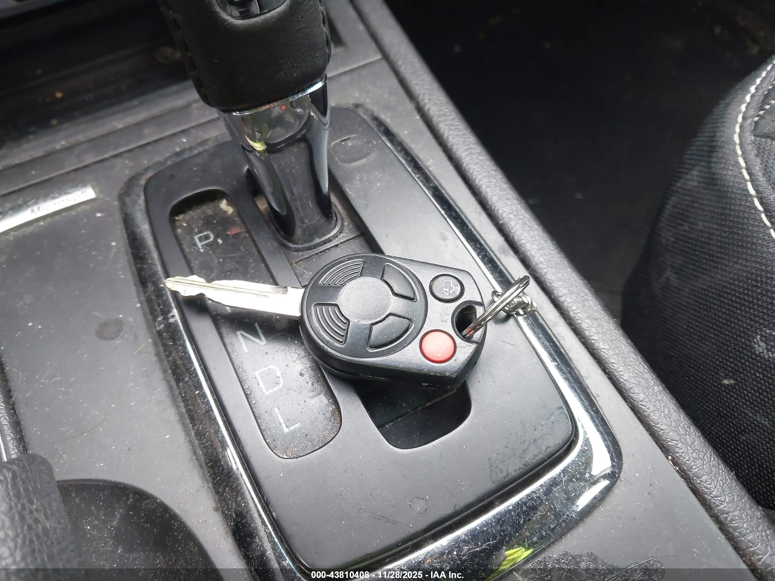 FORD FUSION image 11
