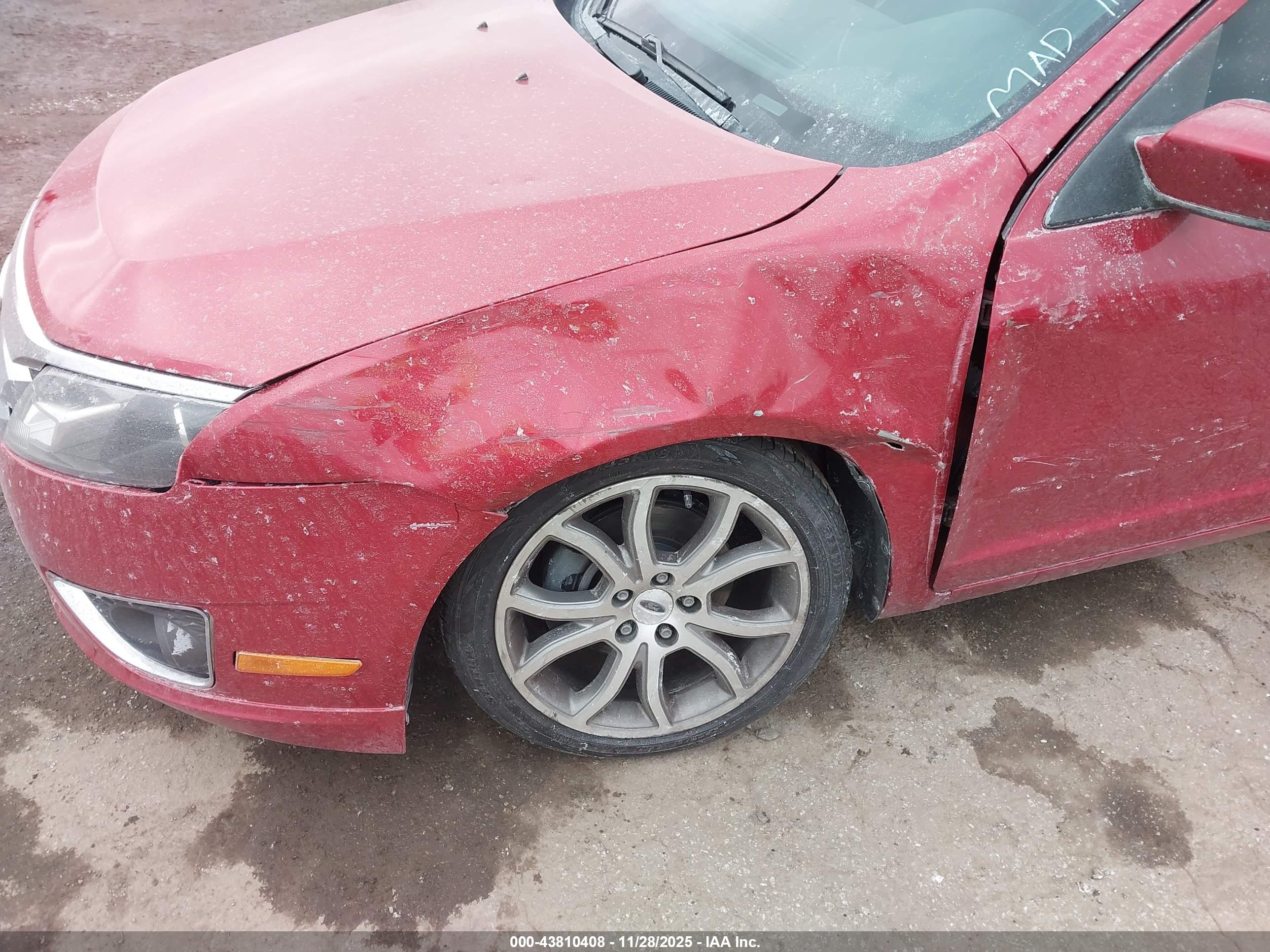 FORD FUSION image 6