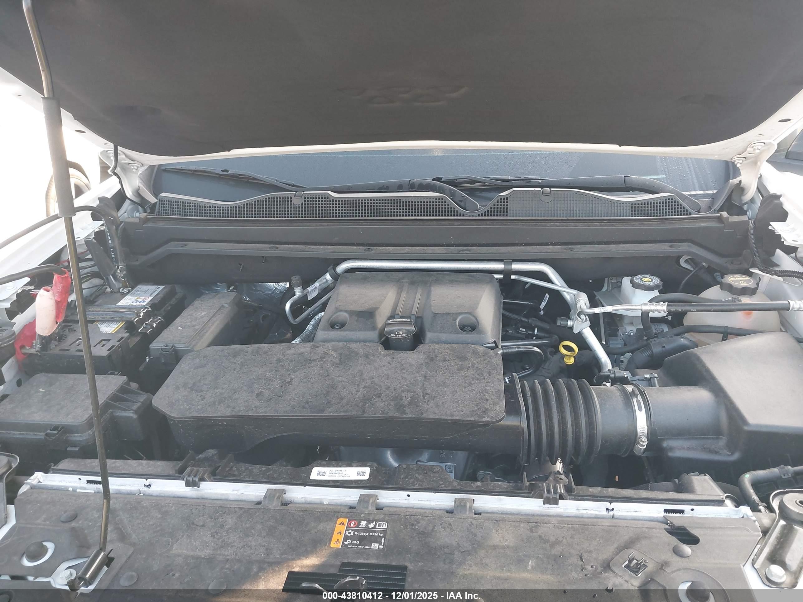 CHEVROLET COLORADO image 10