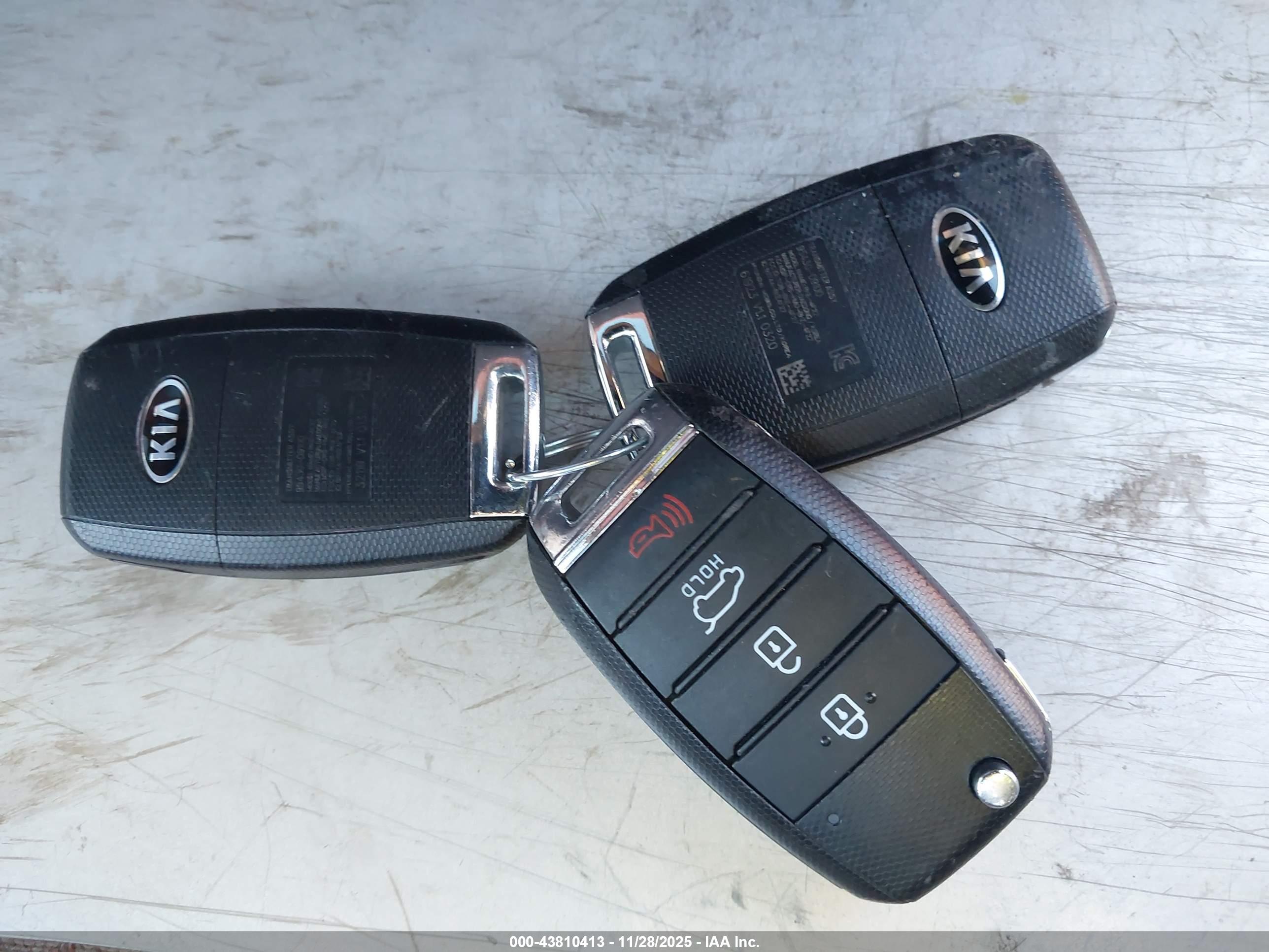 KIA SPORTAGE image 11