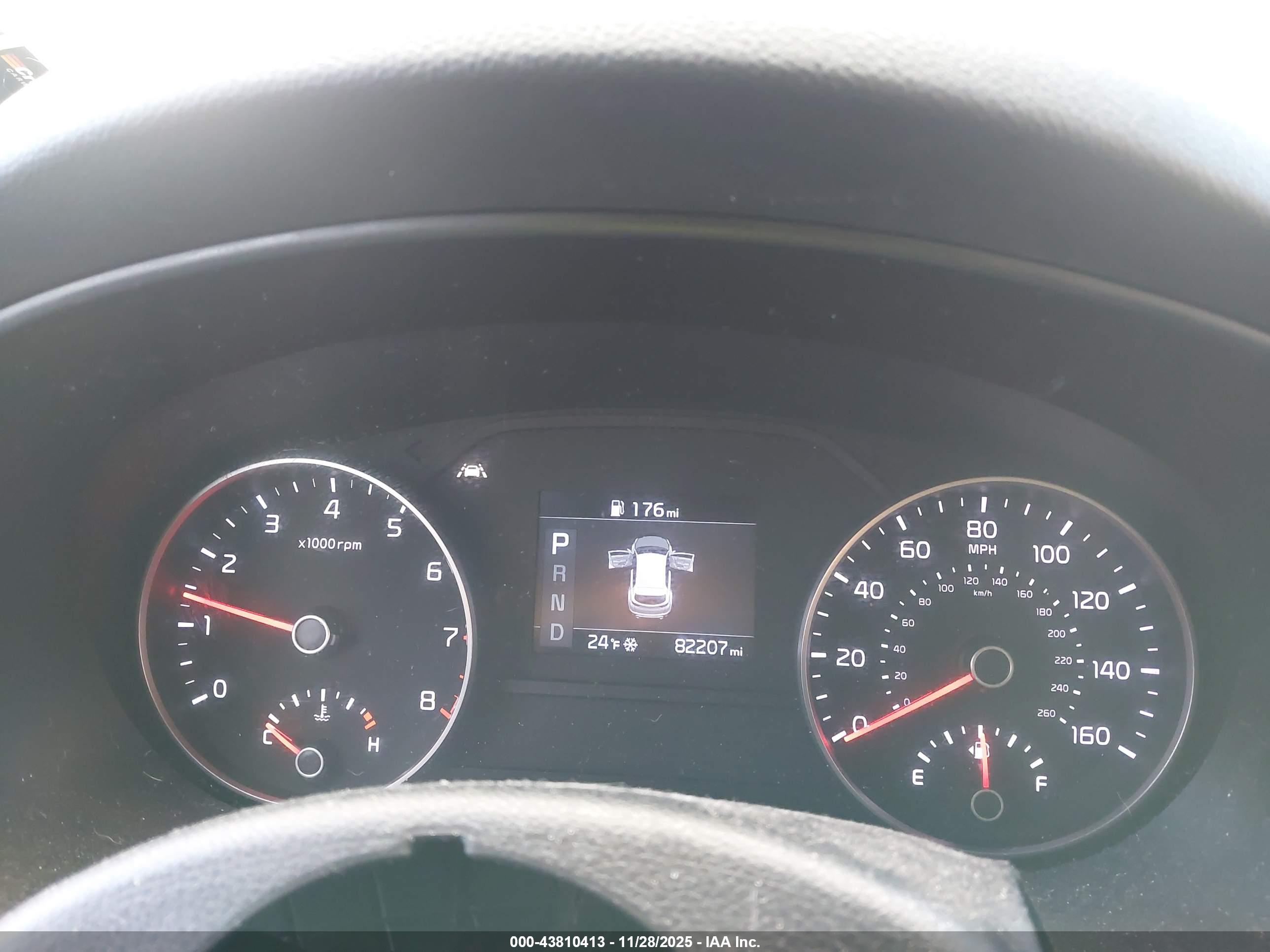 KIA SPORTAGE image 7