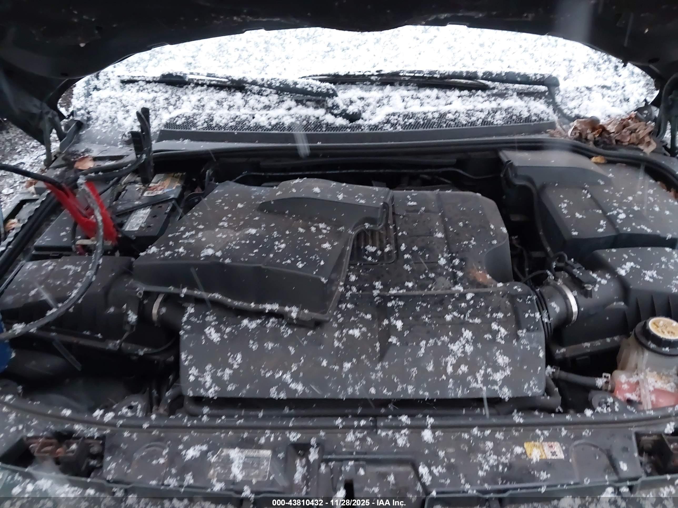 LAND ROVER image 10