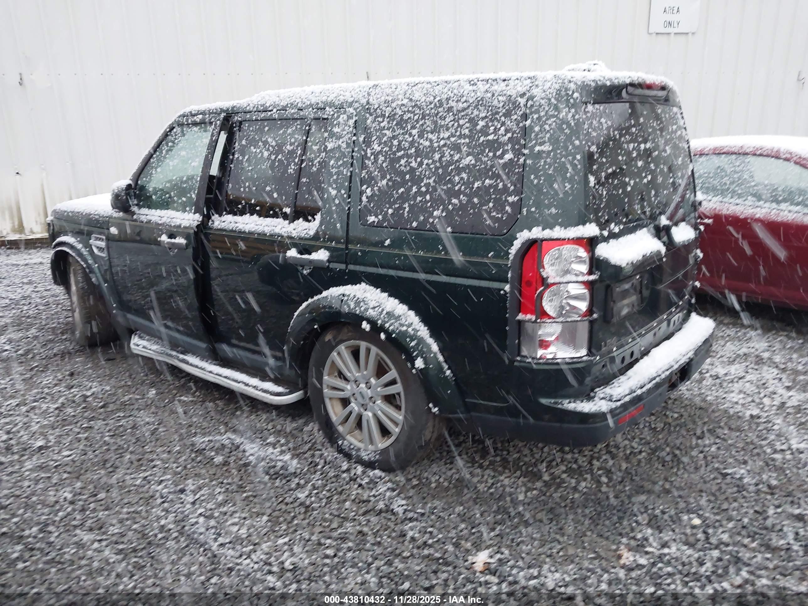 LAND ROVER image 3