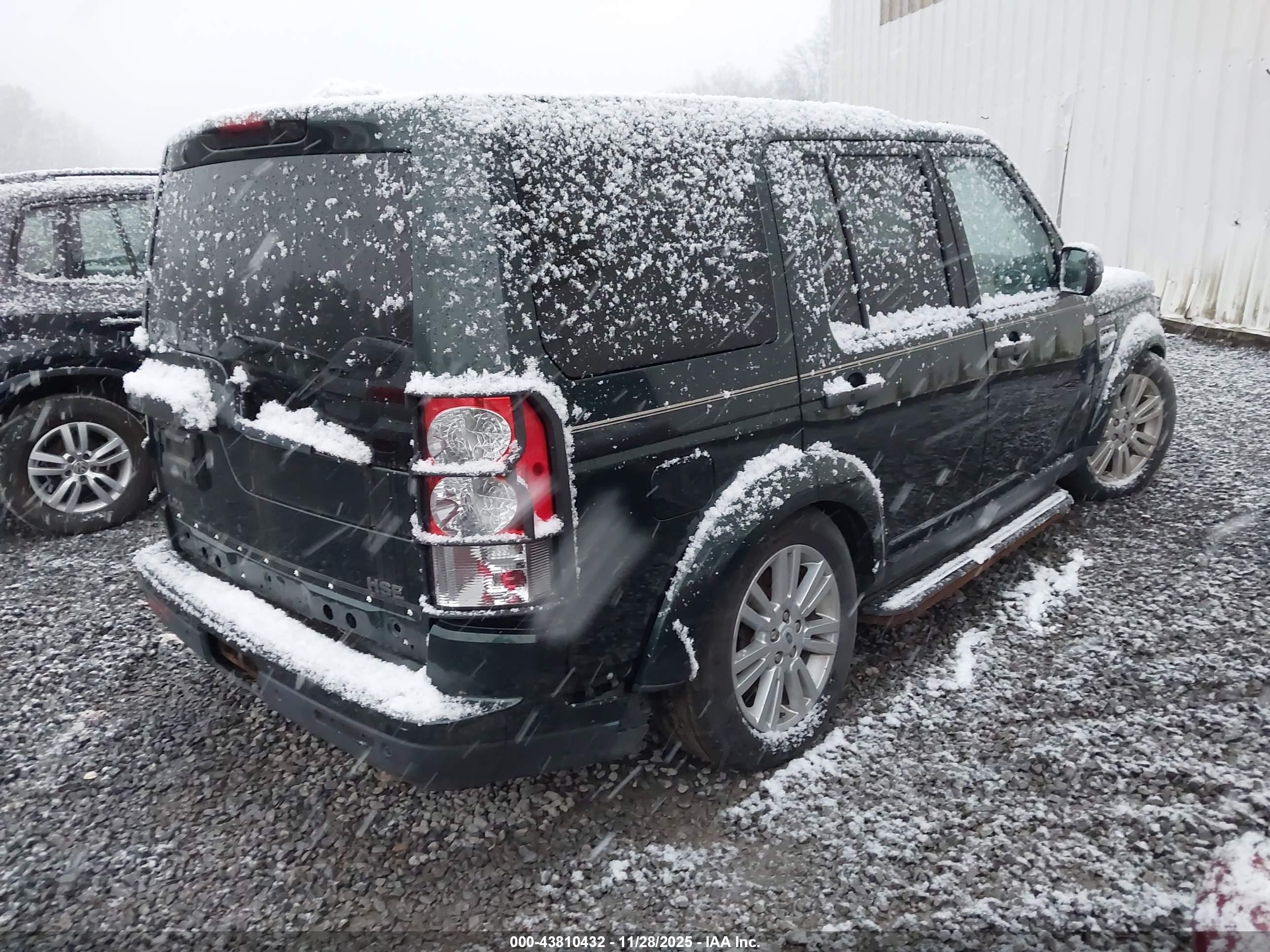 LAND ROVER image 4