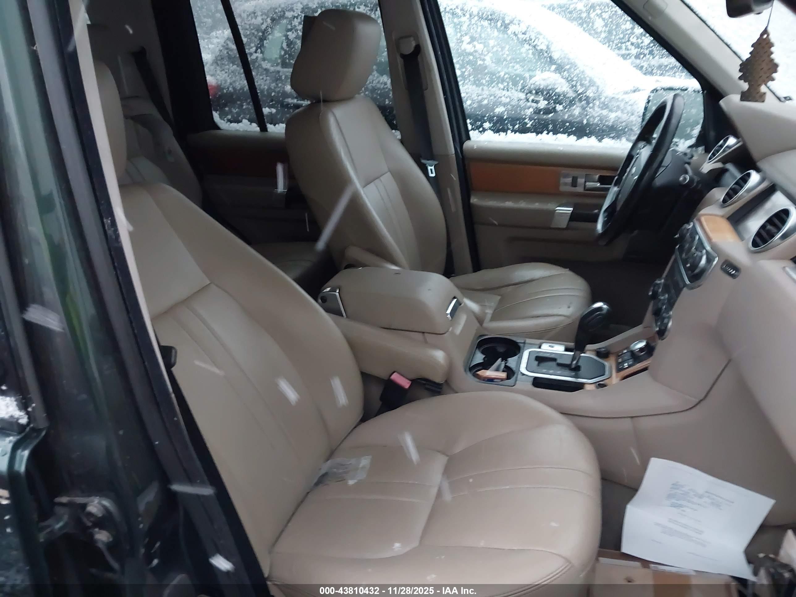LAND ROVER image 5