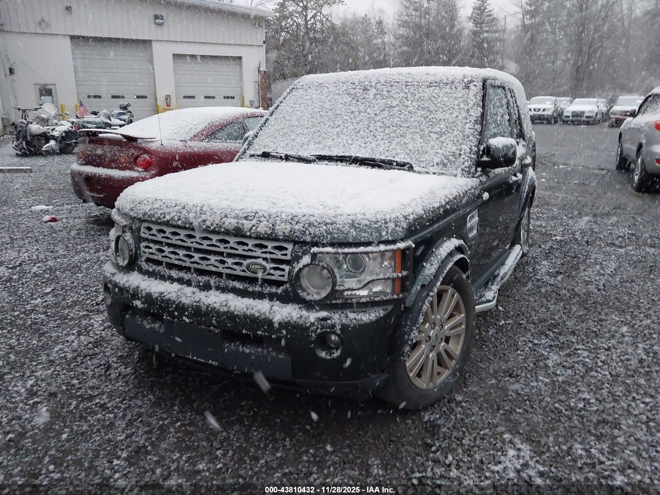 LAND ROVER image 6