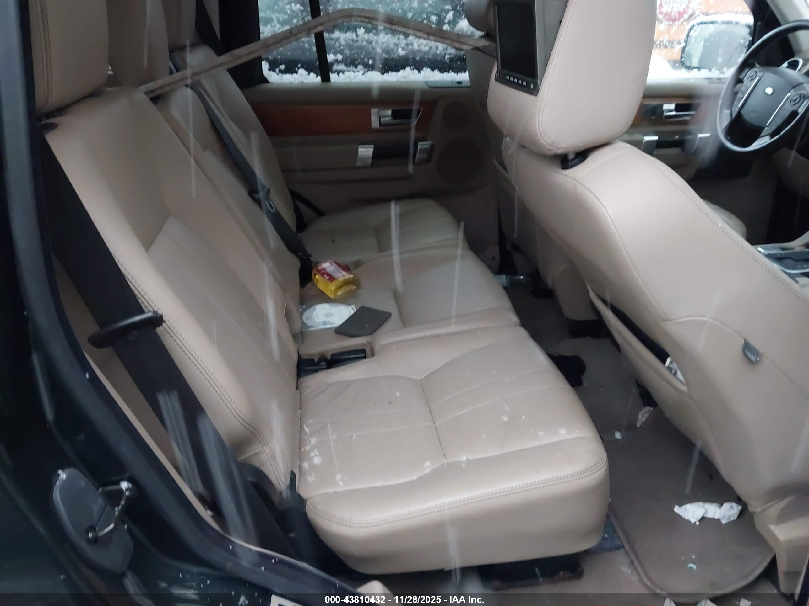 LAND ROVER image 8