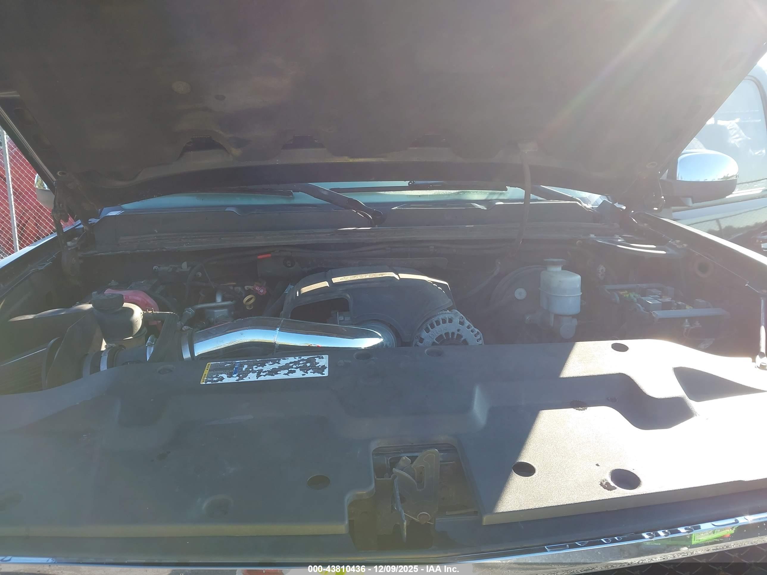 CHEVROLET SILVERADO image 10