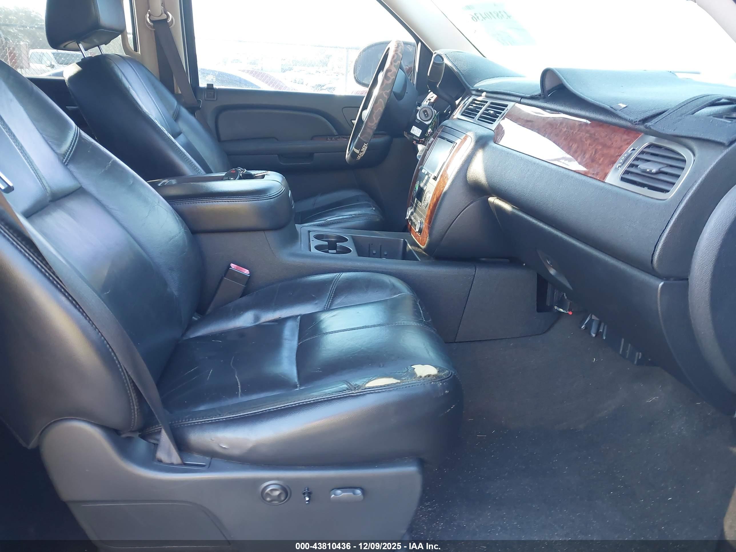 CHEVROLET SILVERADO image 5