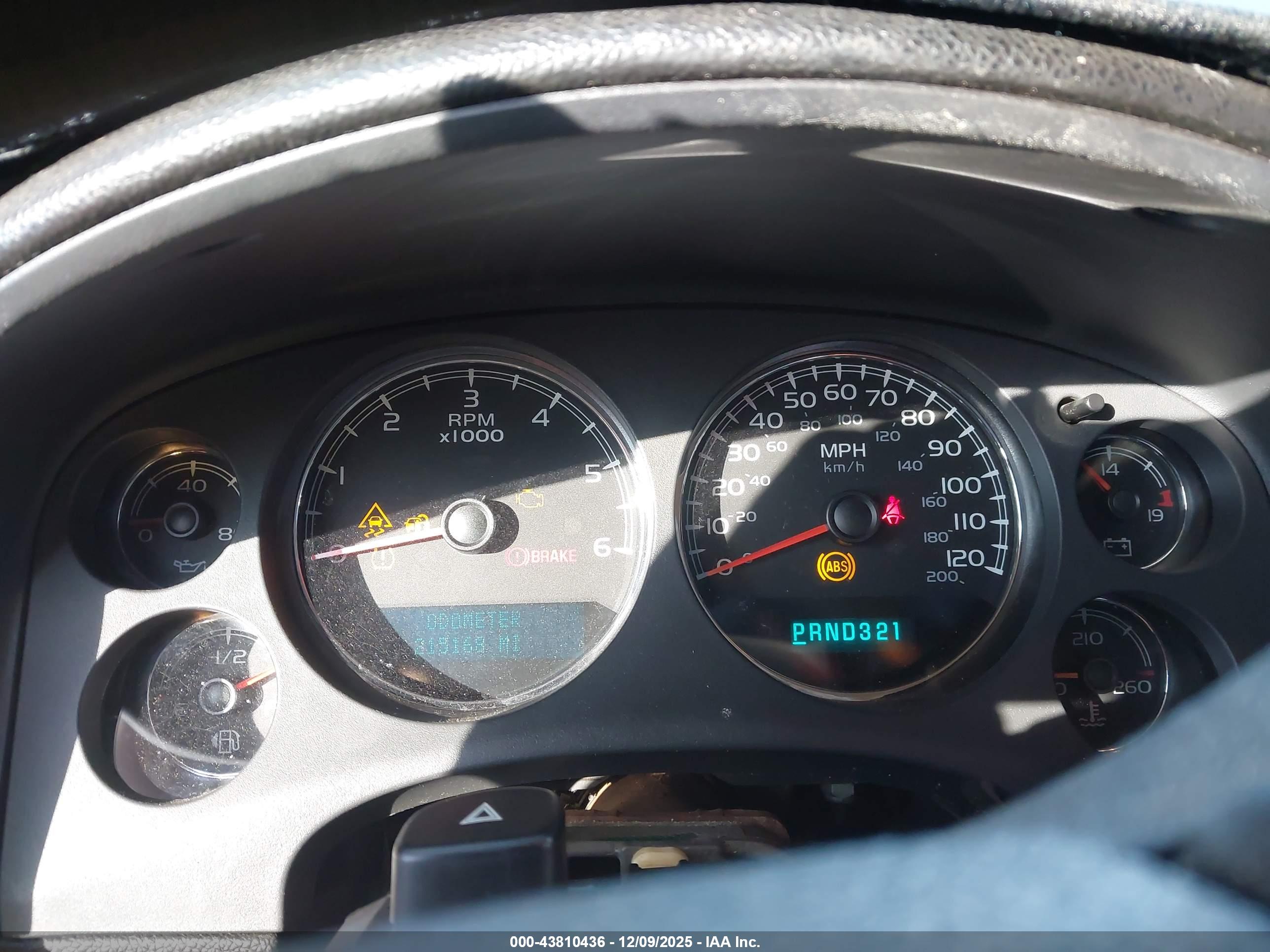 CHEVROLET SILVERADO image 7