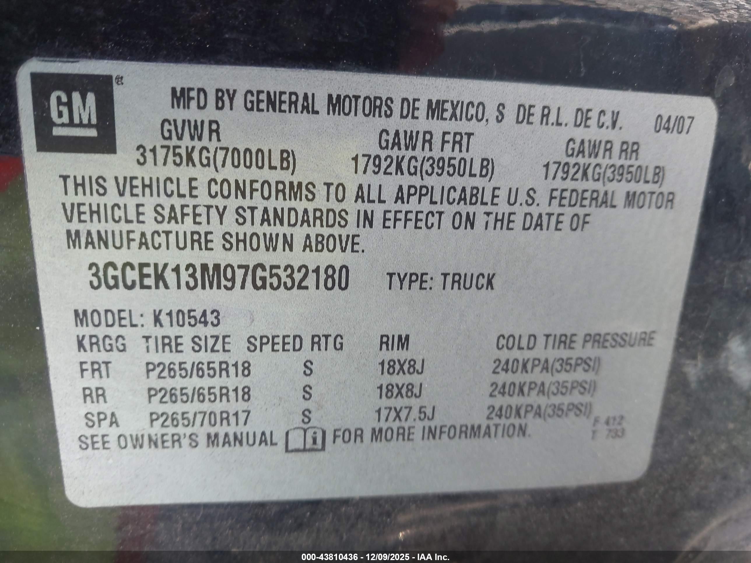 CHEVROLET SILVERADO image 9