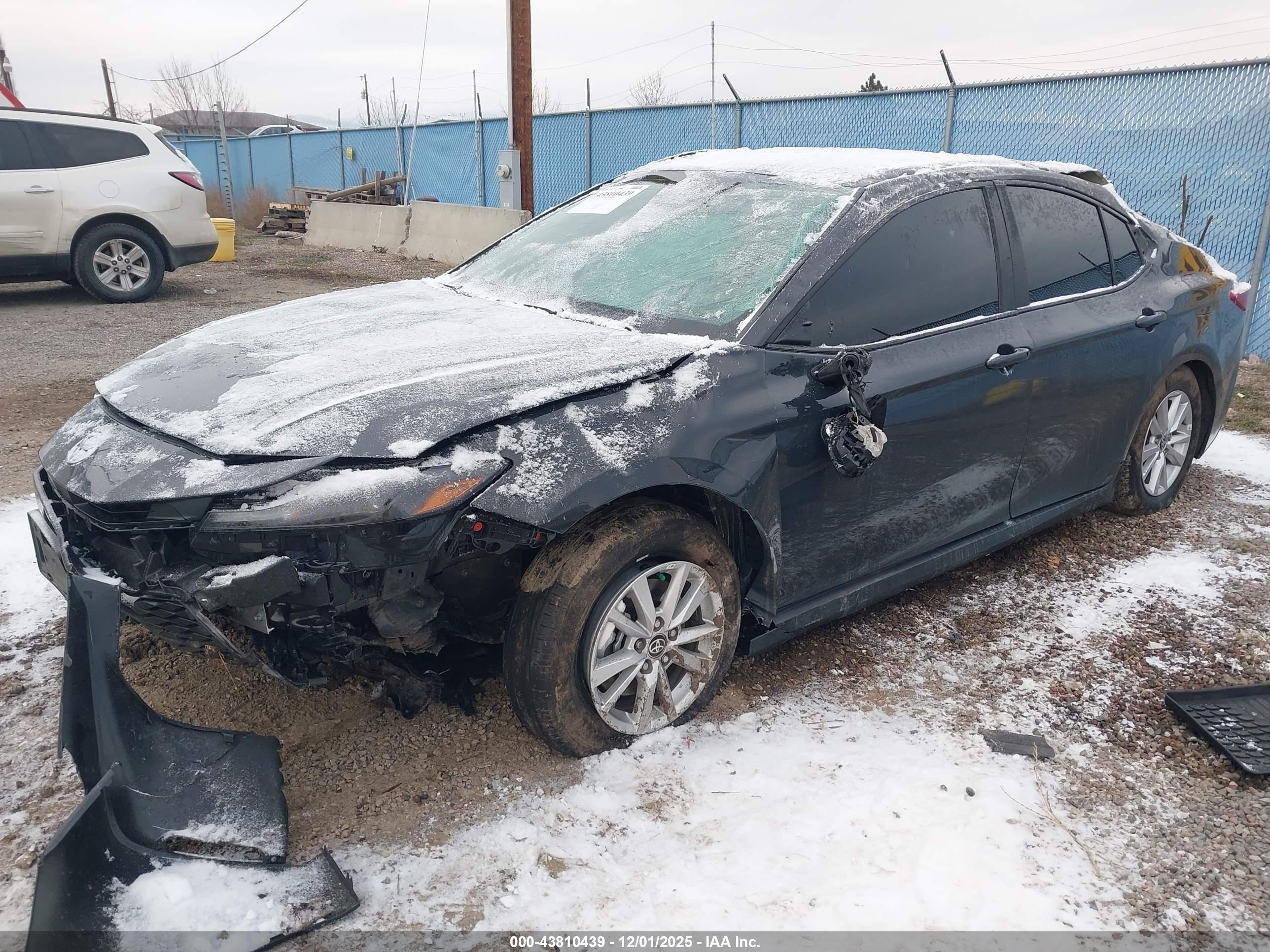 TOYOTA CAMRY image 2