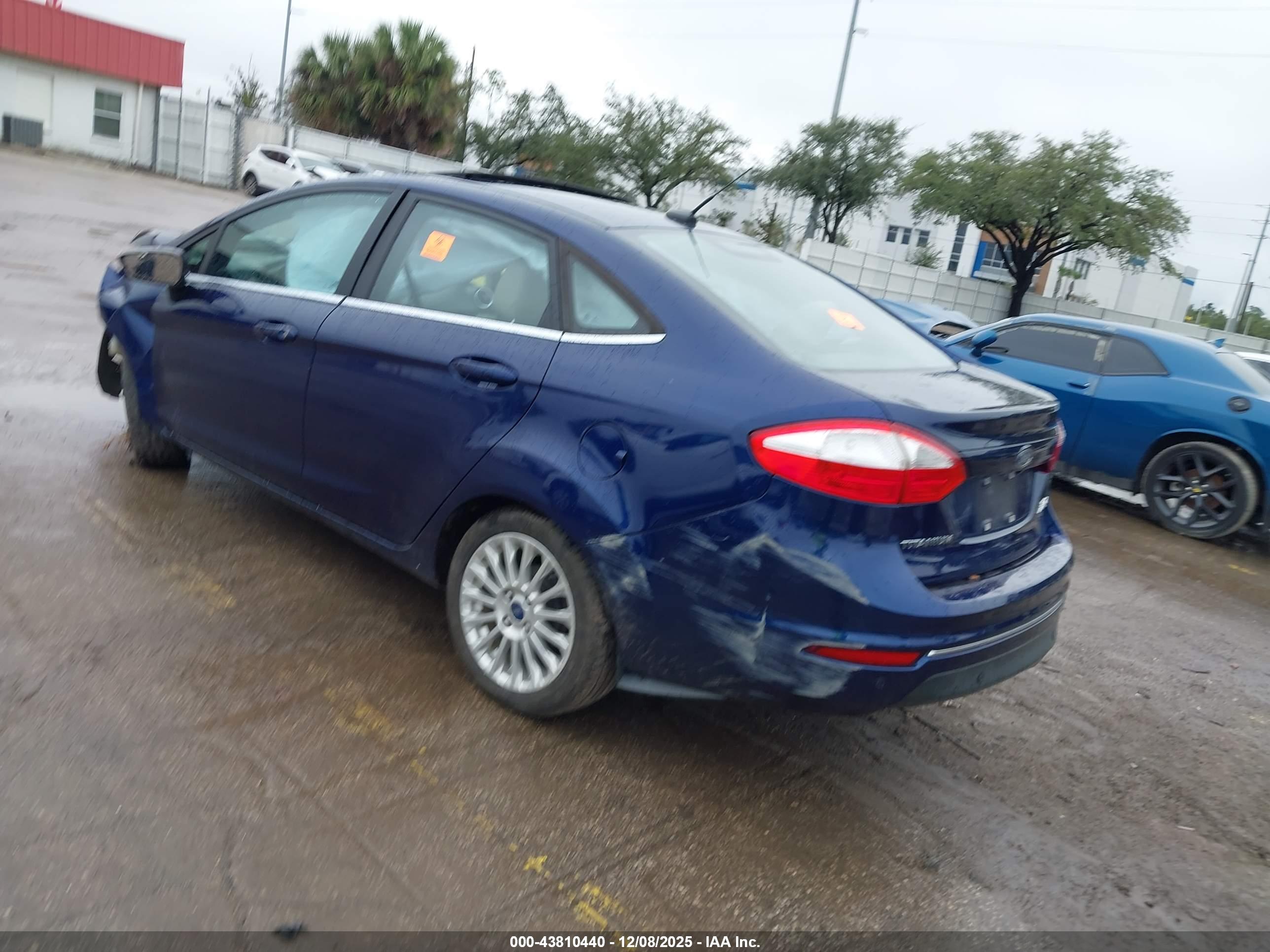 FORD FIESTA image 3