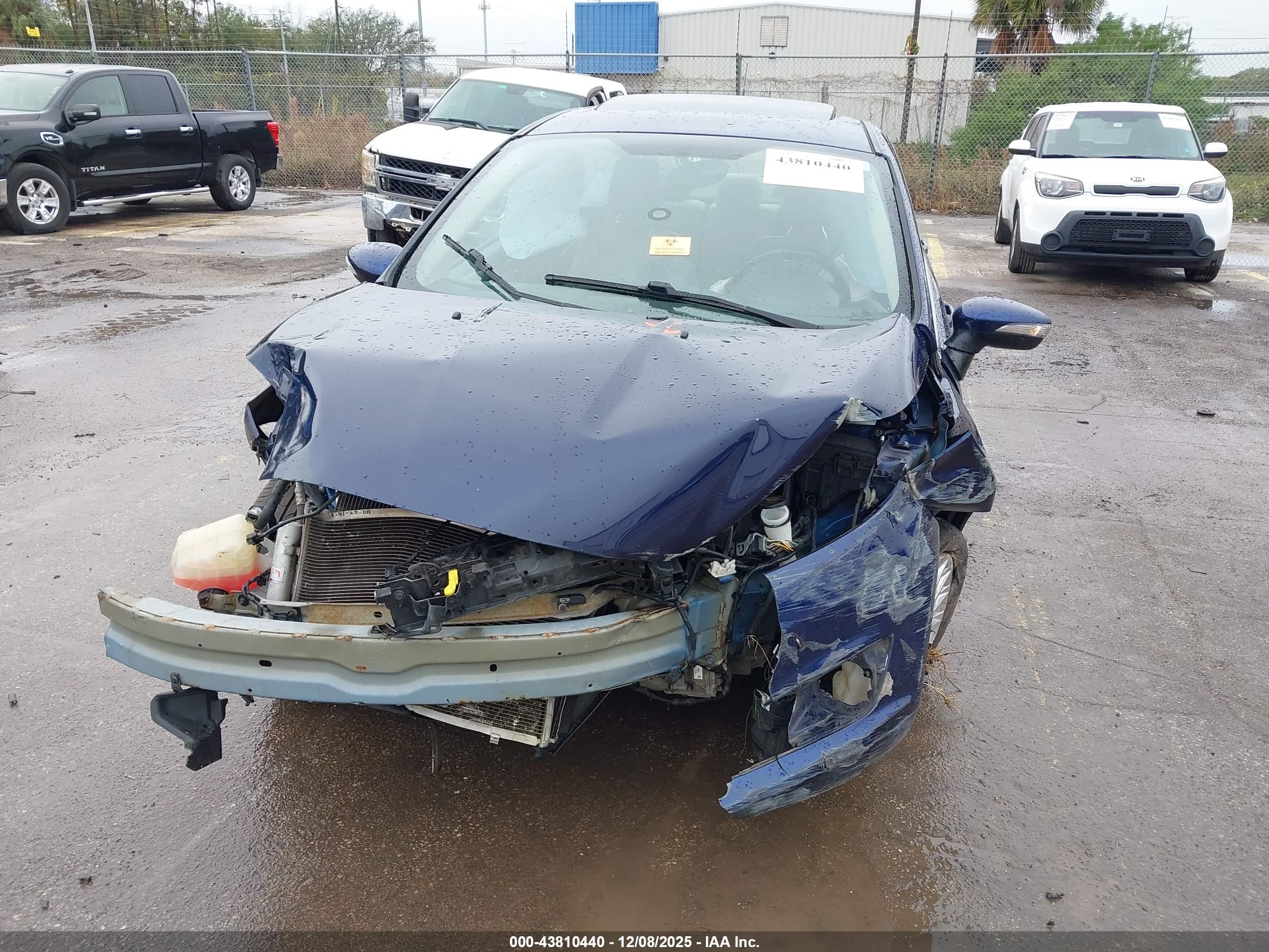 FORD FIESTA image 6