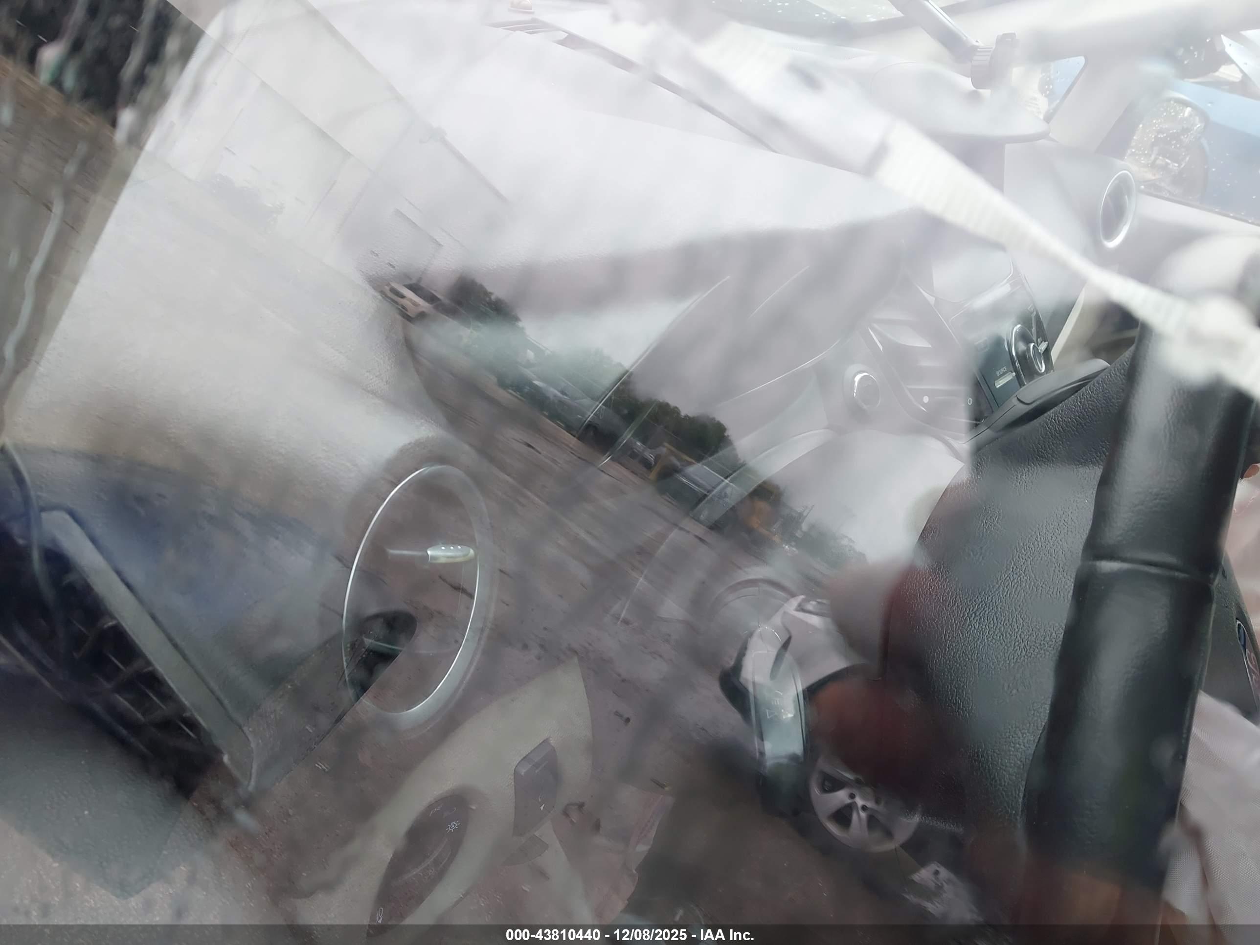 FORD FIESTA image 7