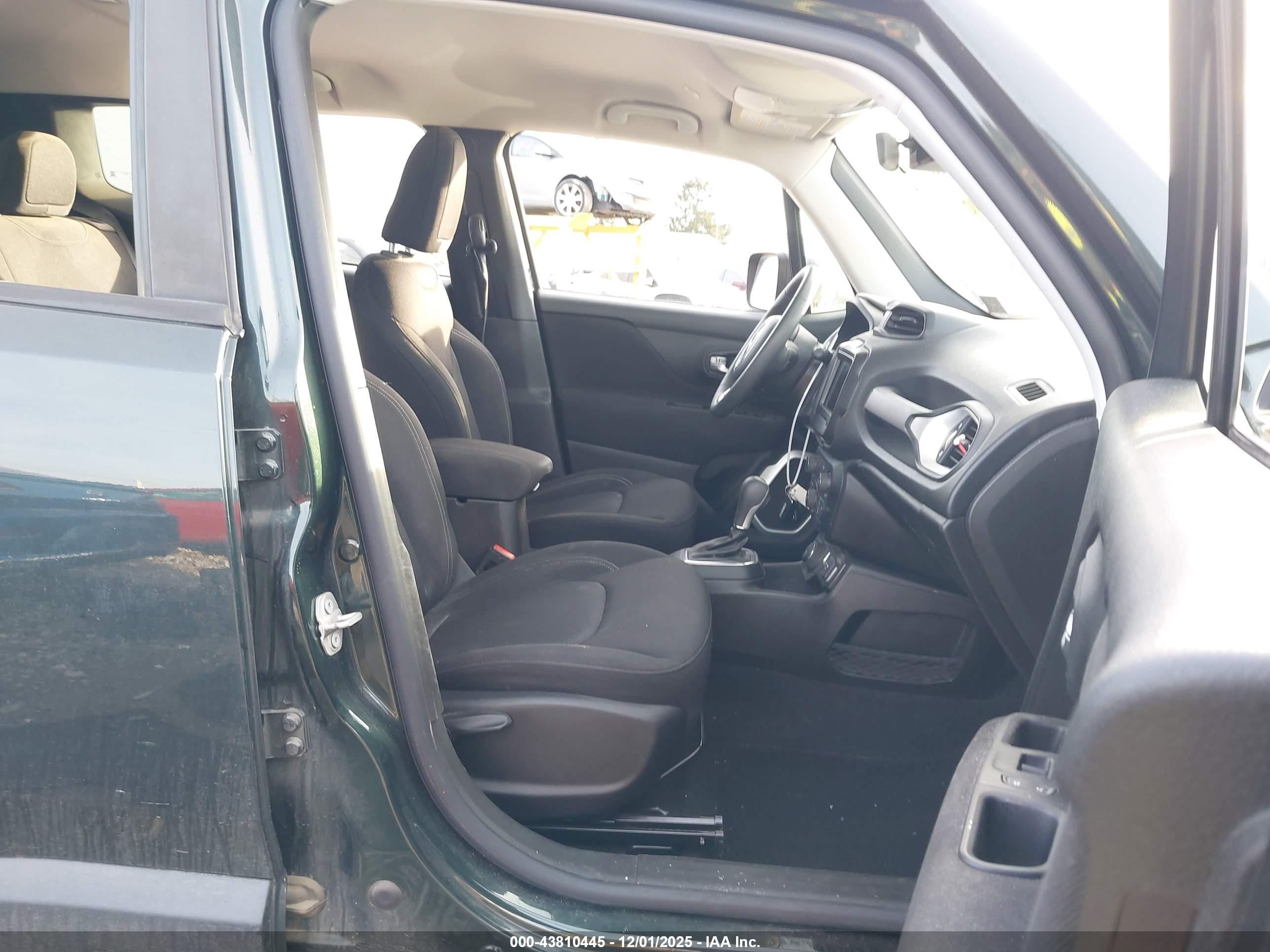 JEEP RENEGADE image 5