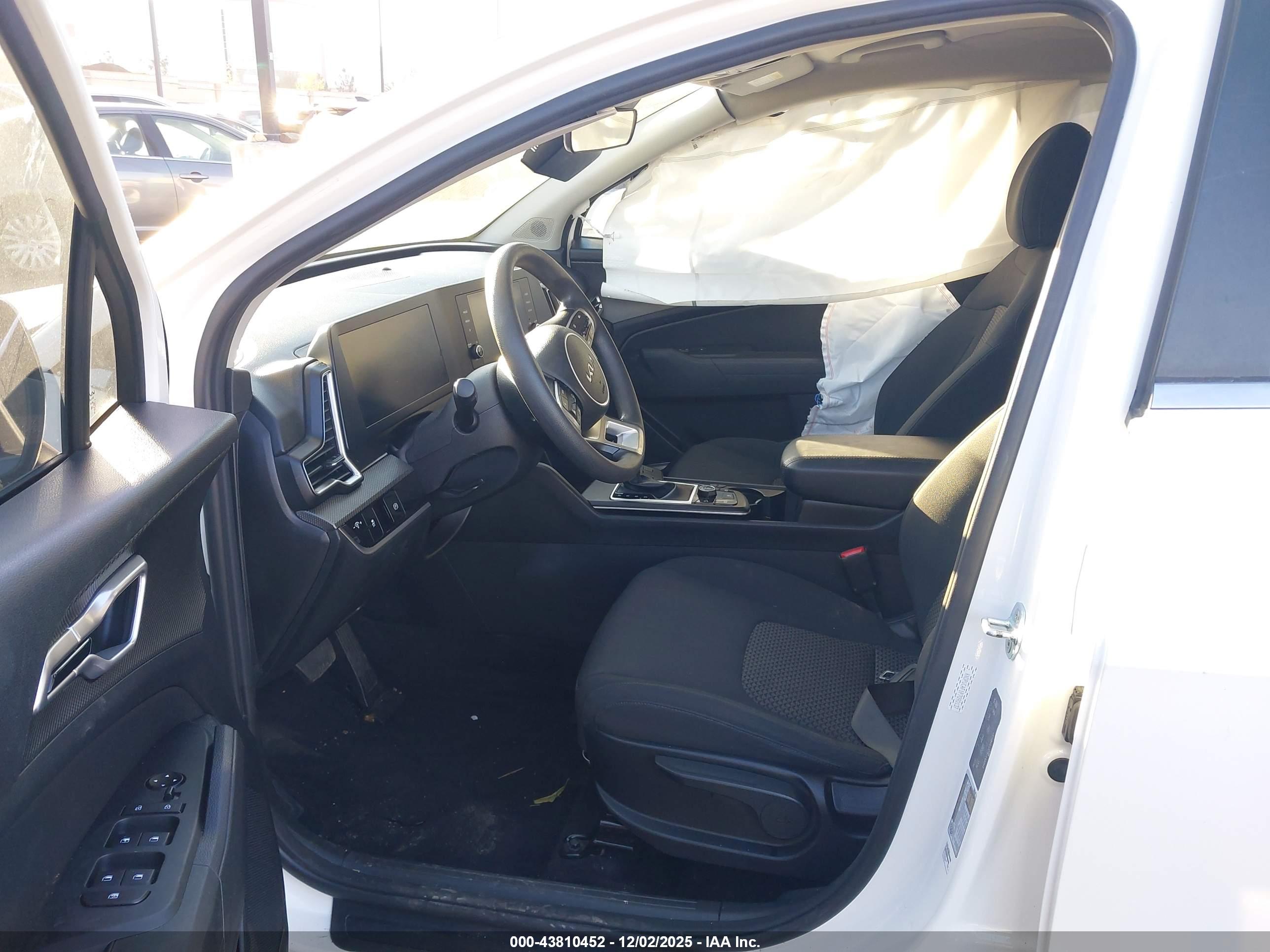KIA SPORTAGE image 5