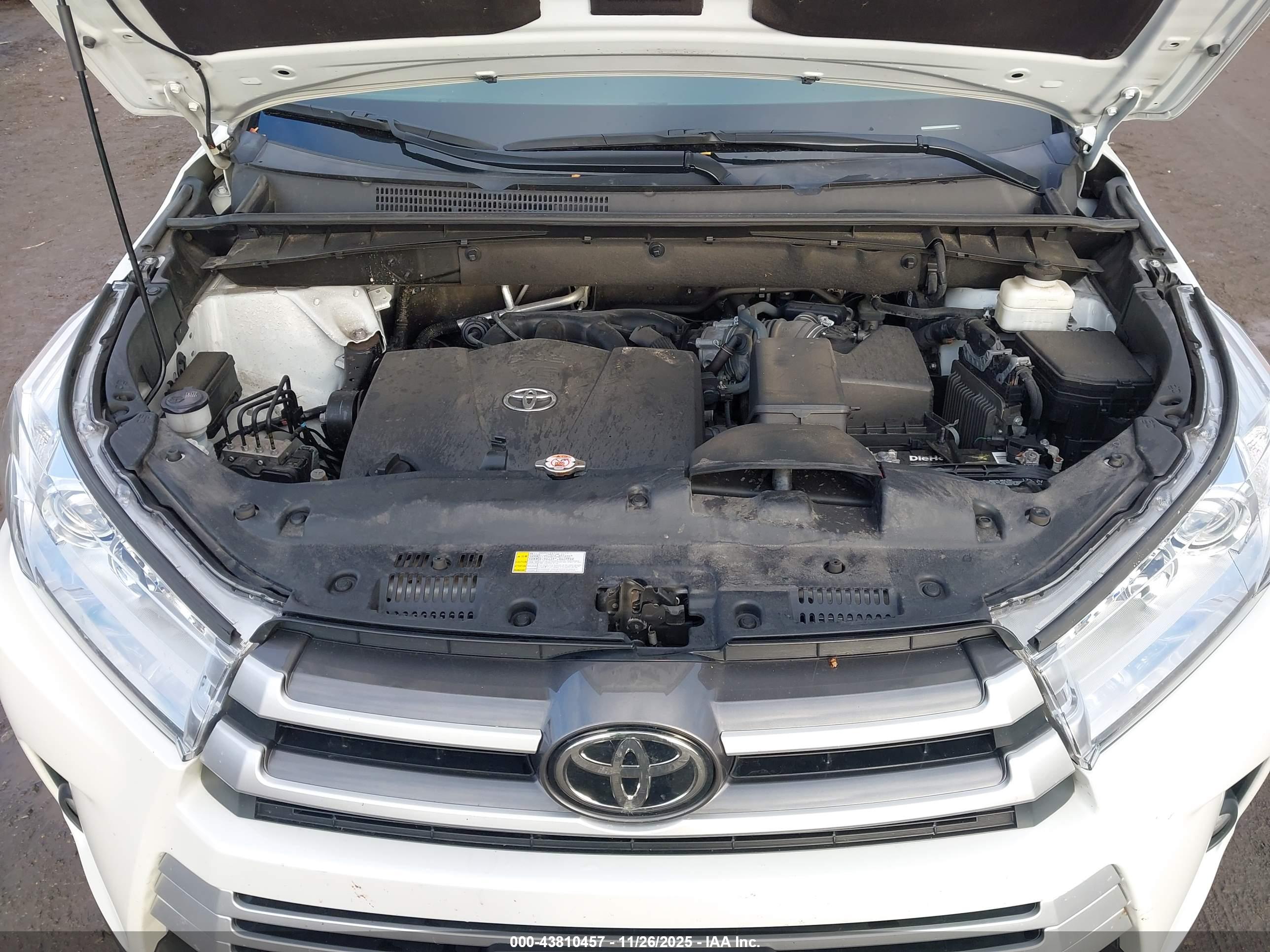TOYOTA HIGHLANDER image 10