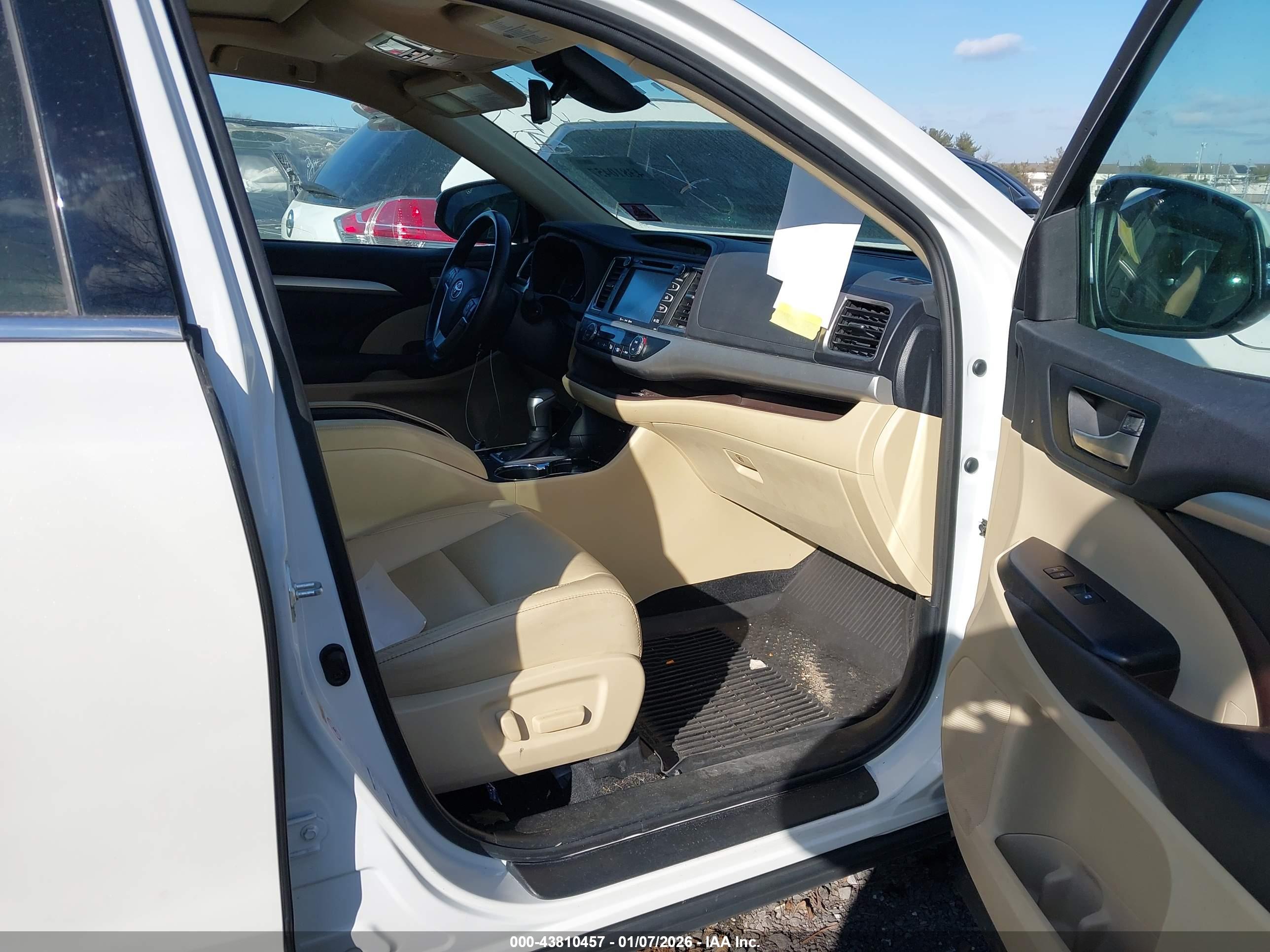 TOYOTA HIGHLANDER image 5