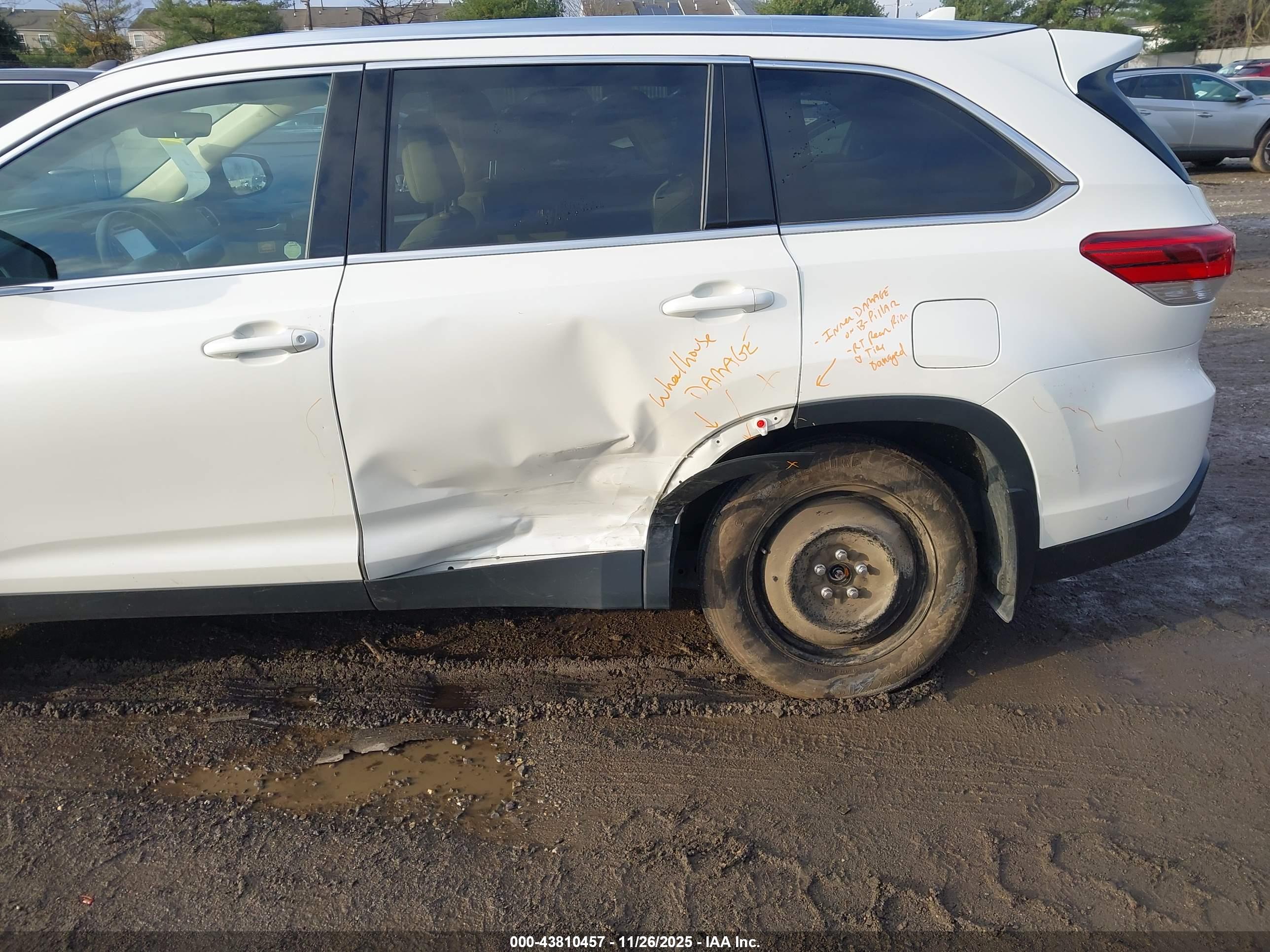 TOYOTA HIGHLANDER image 6