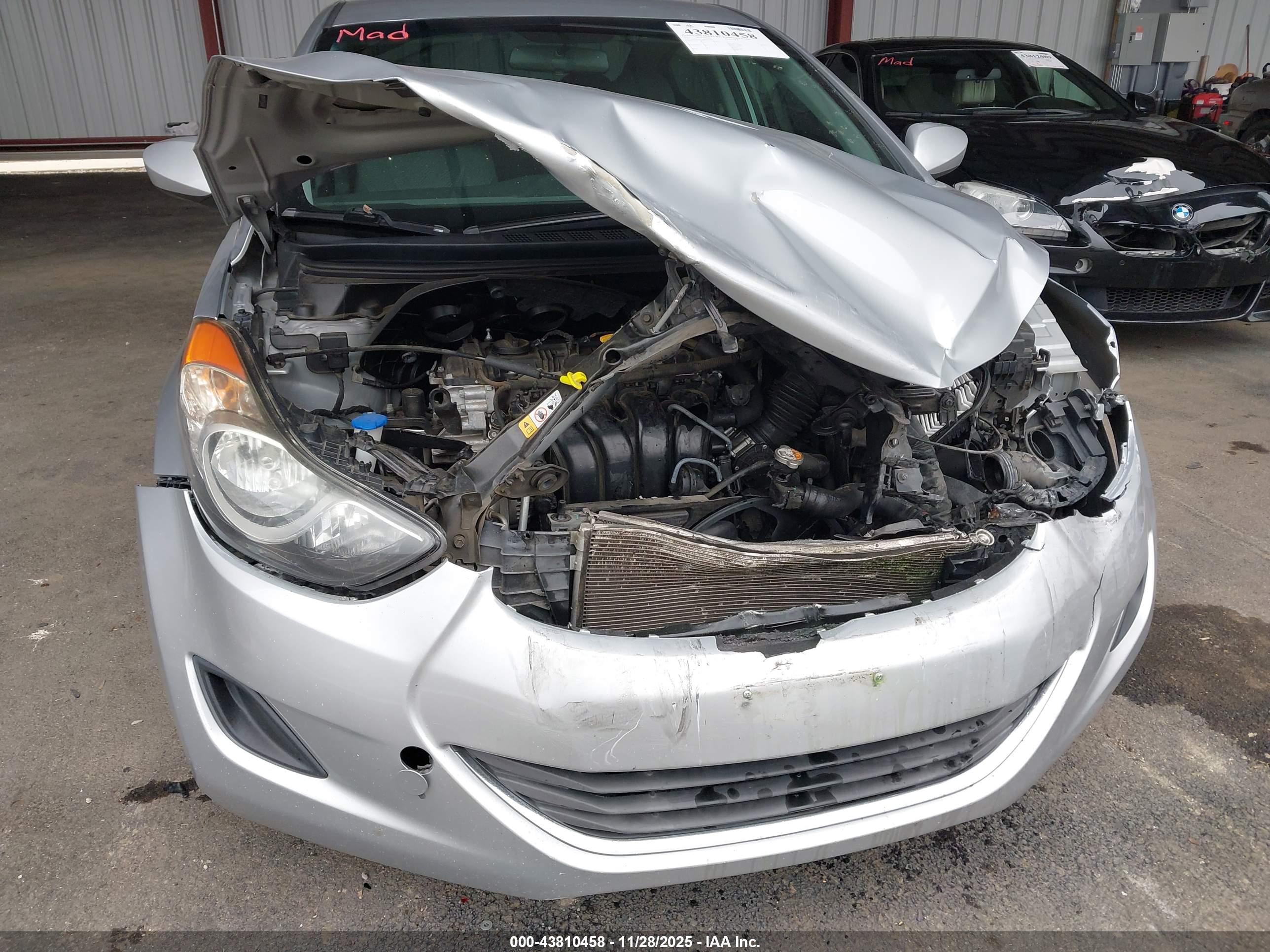 HYUNDAI ELANTRA image 6