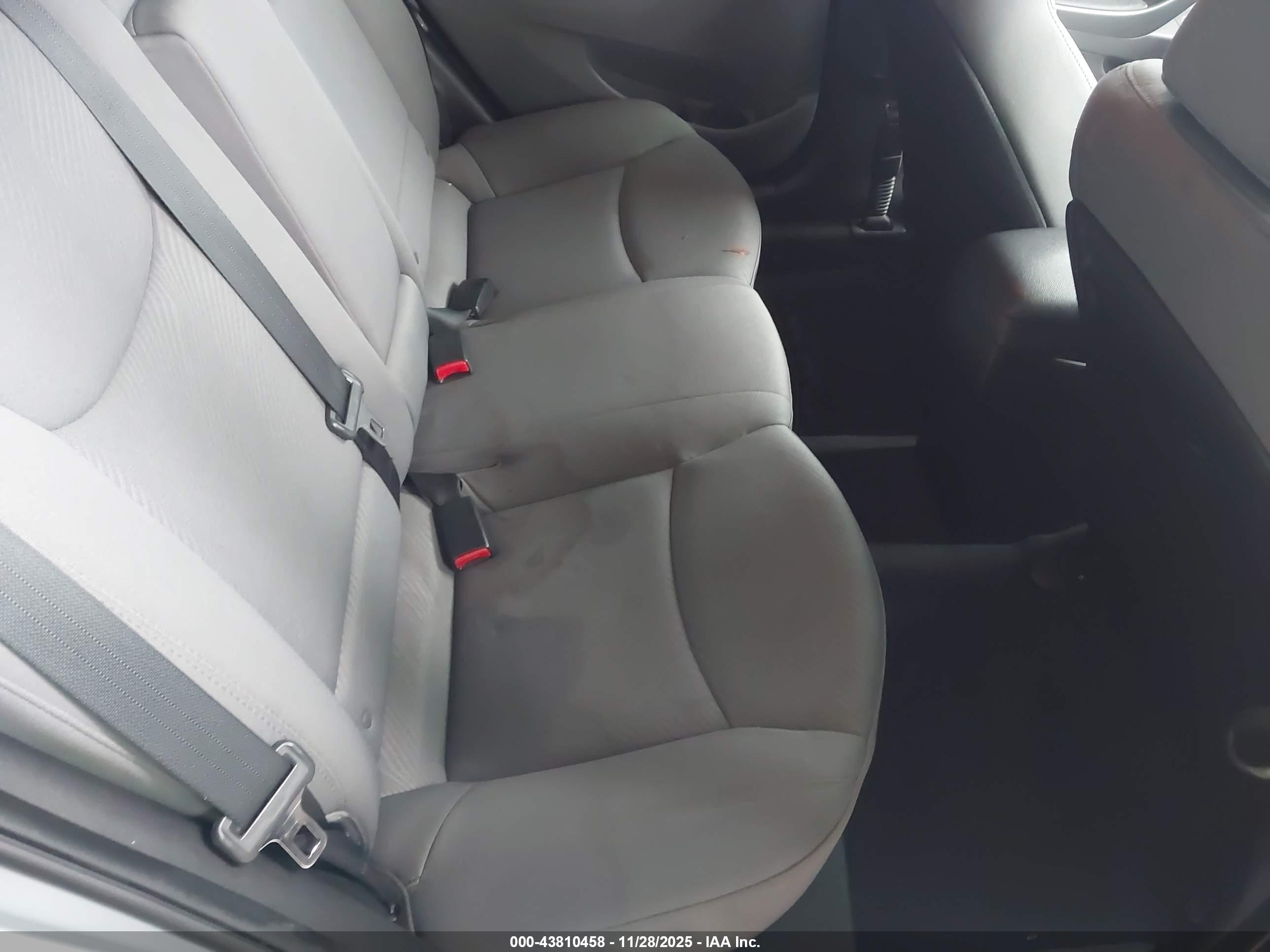 HYUNDAI ELANTRA image 8