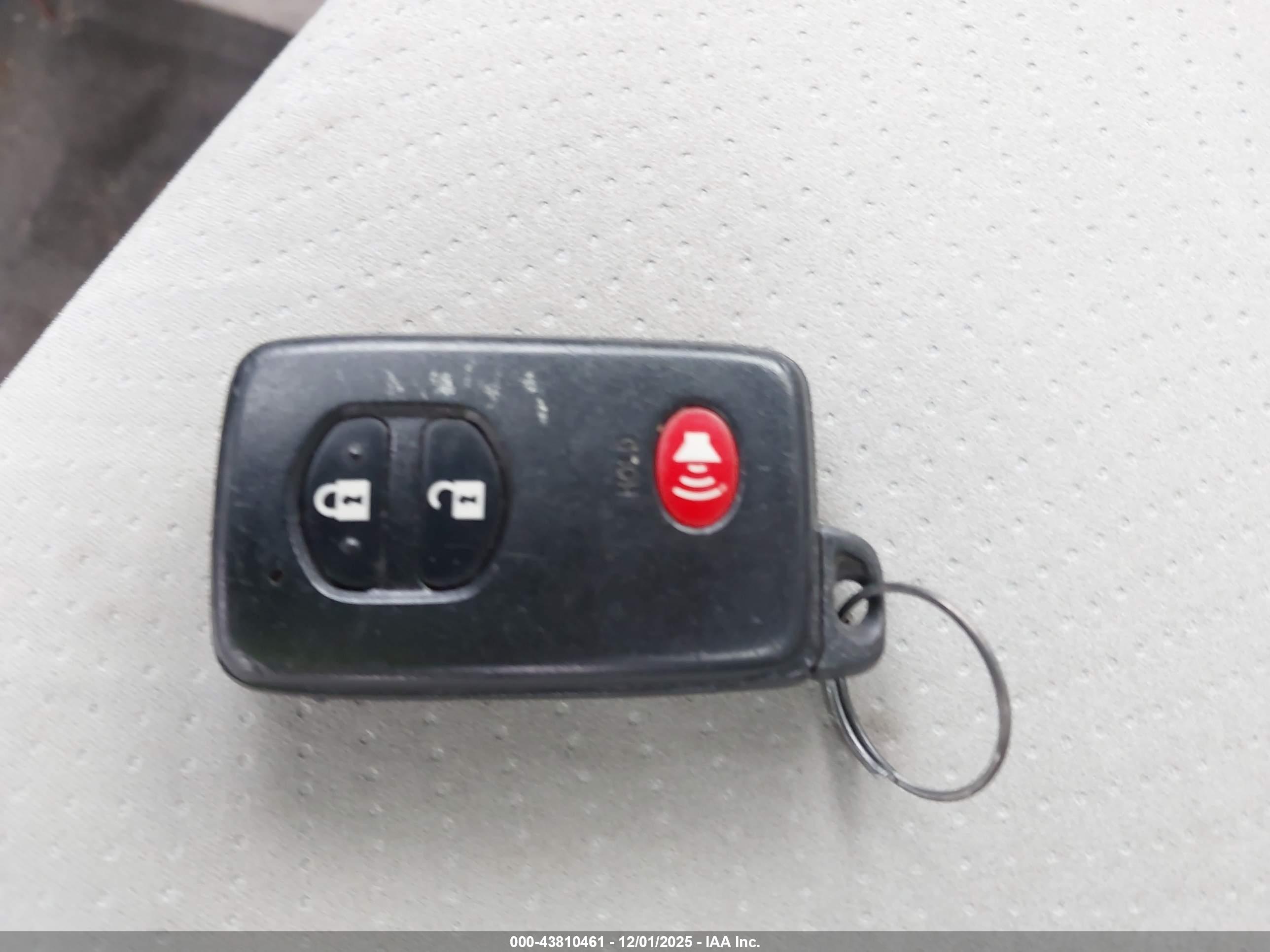 TOYOTA PRIUS image 11