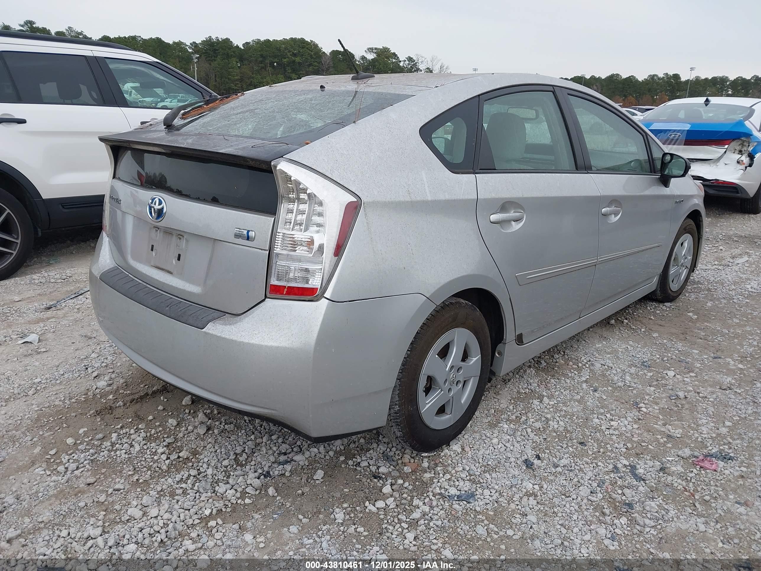 TOYOTA PRIUS image 4