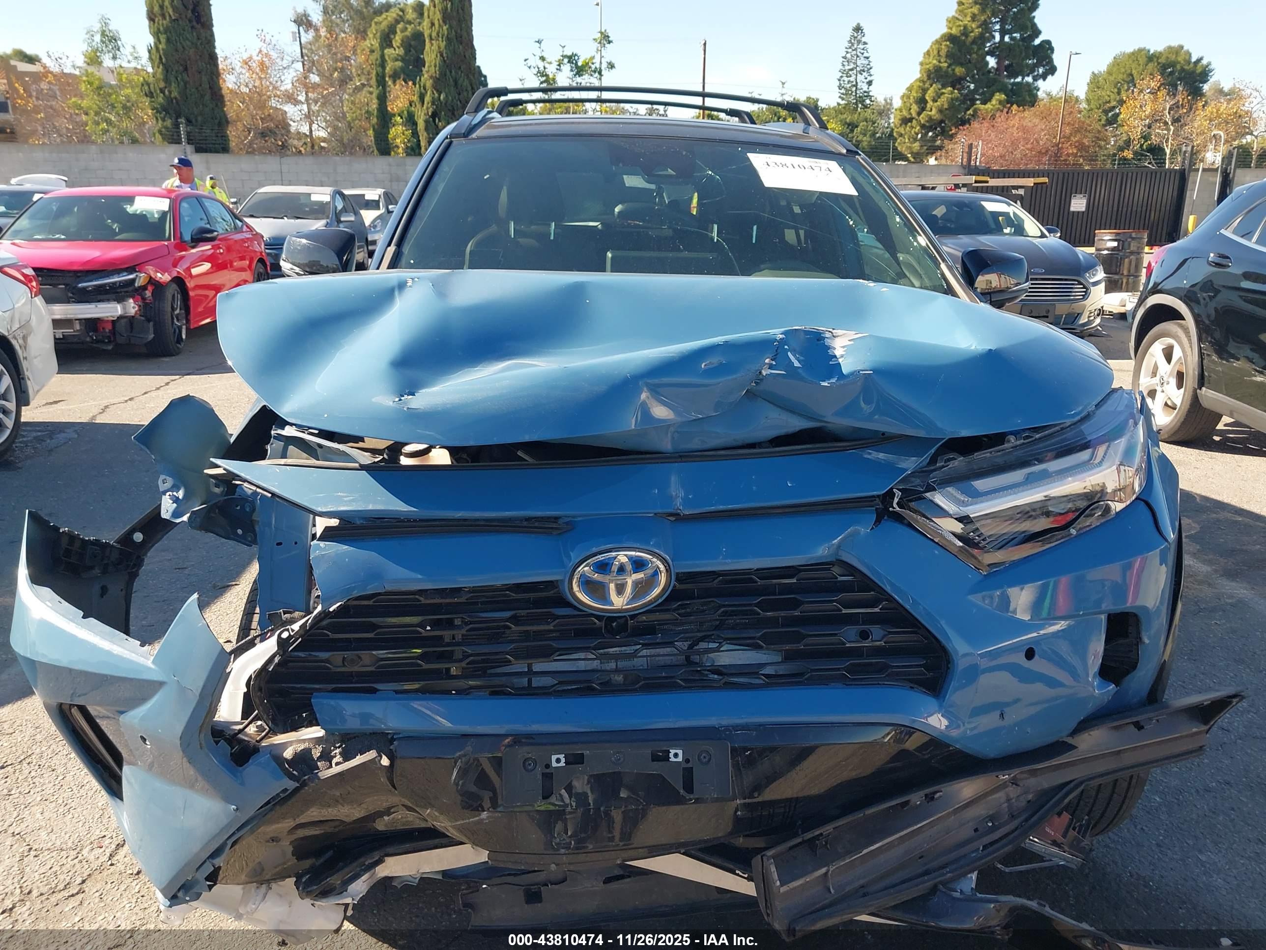 TOYOTA RAV4 image 6