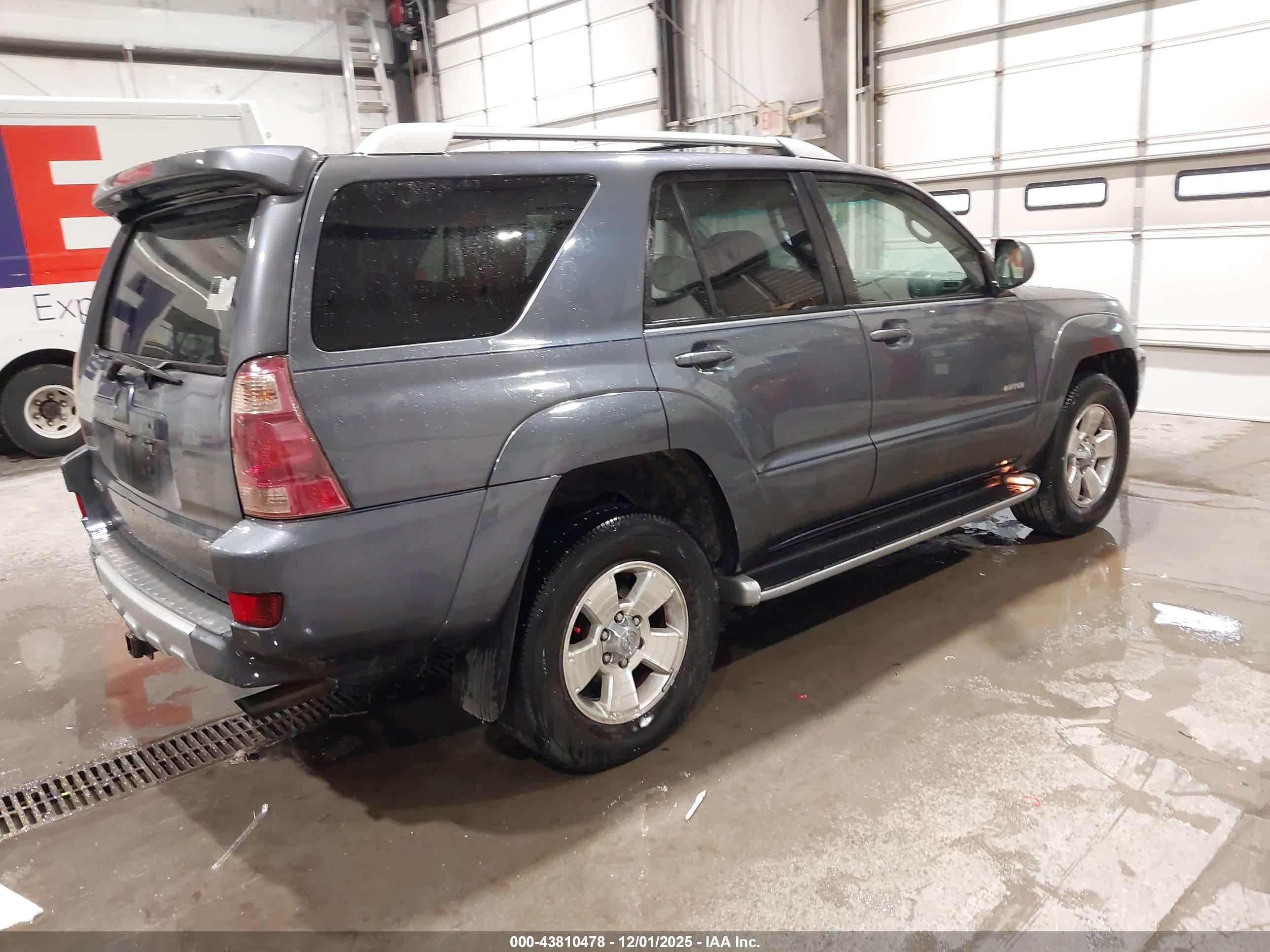 TOYOTA 4RUNNER image 4