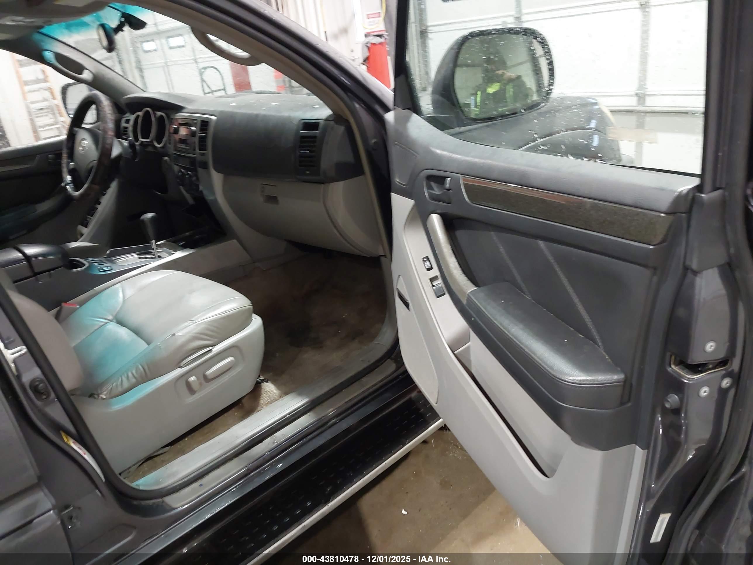 TOYOTA 4RUNNER image 5