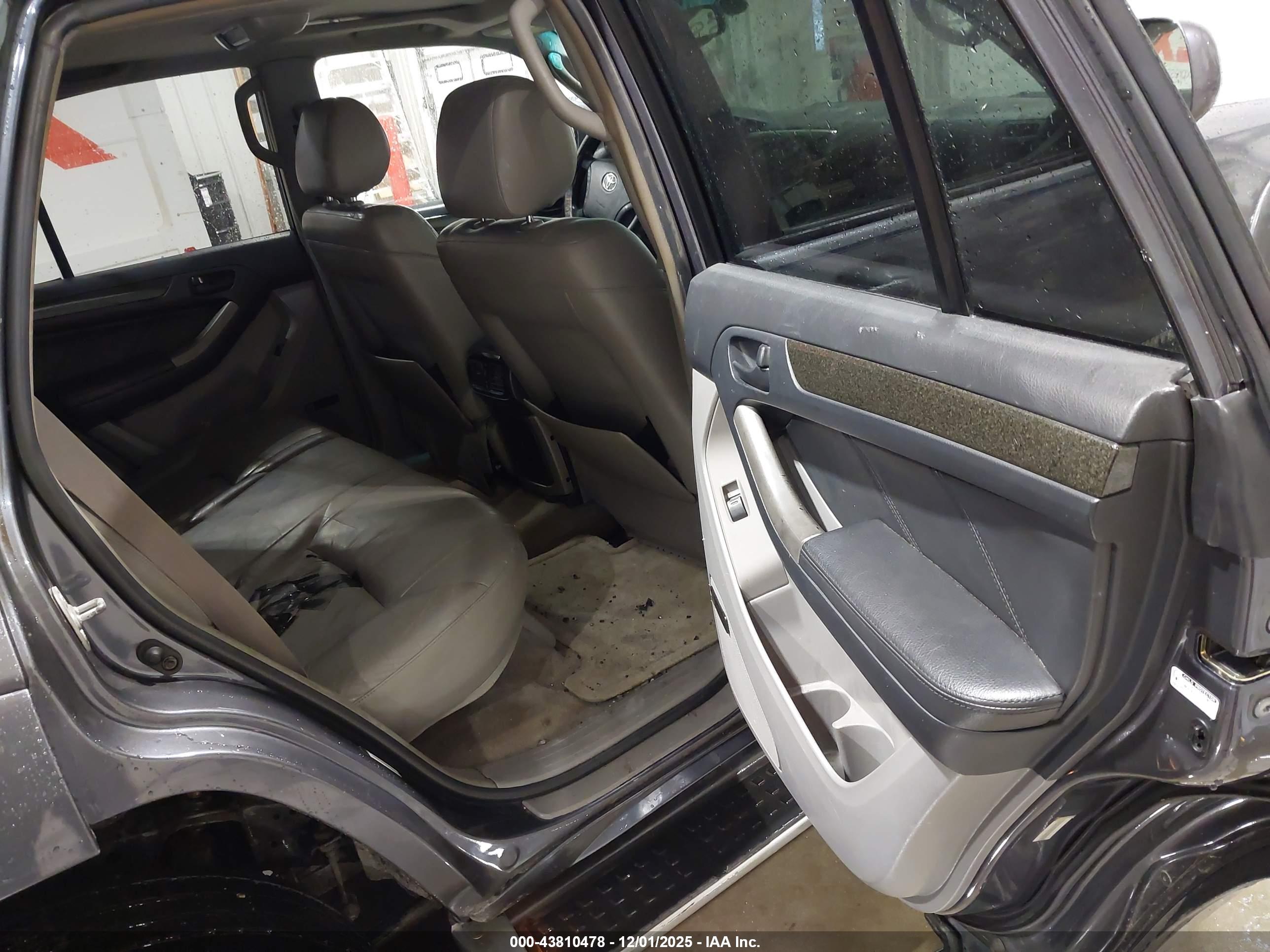 TOYOTA 4RUNNER image 8