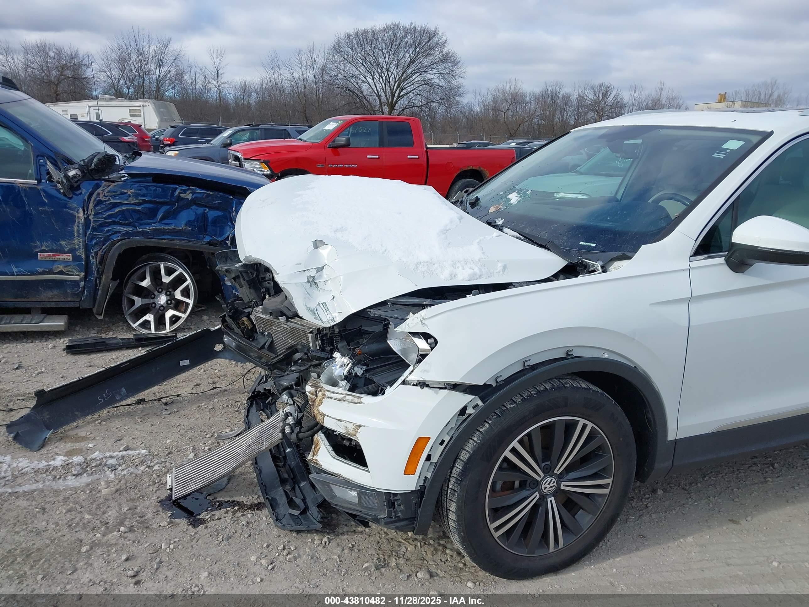 VOLKSWAGEN TIGUAN image 6