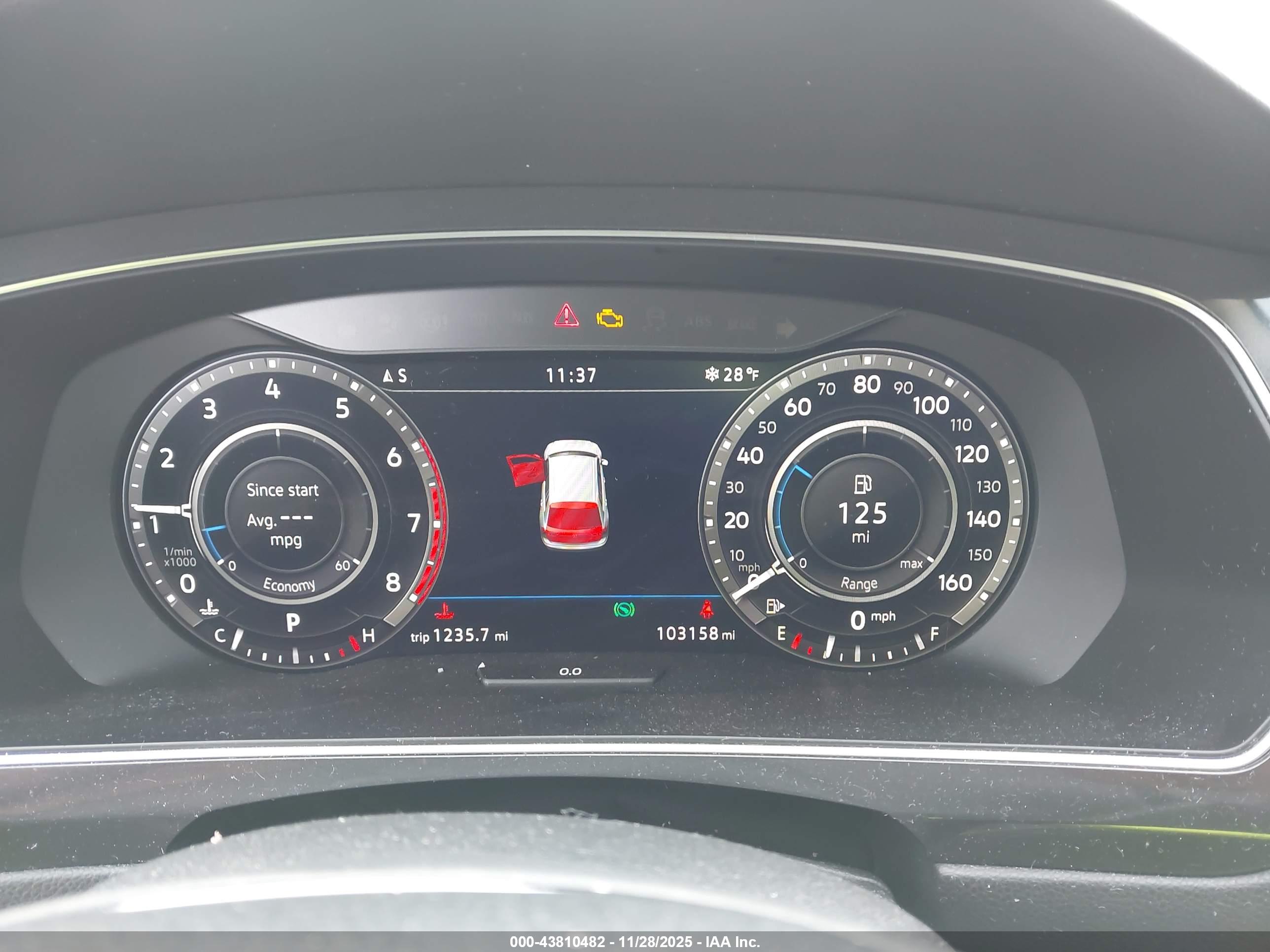VOLKSWAGEN TIGUAN image 7