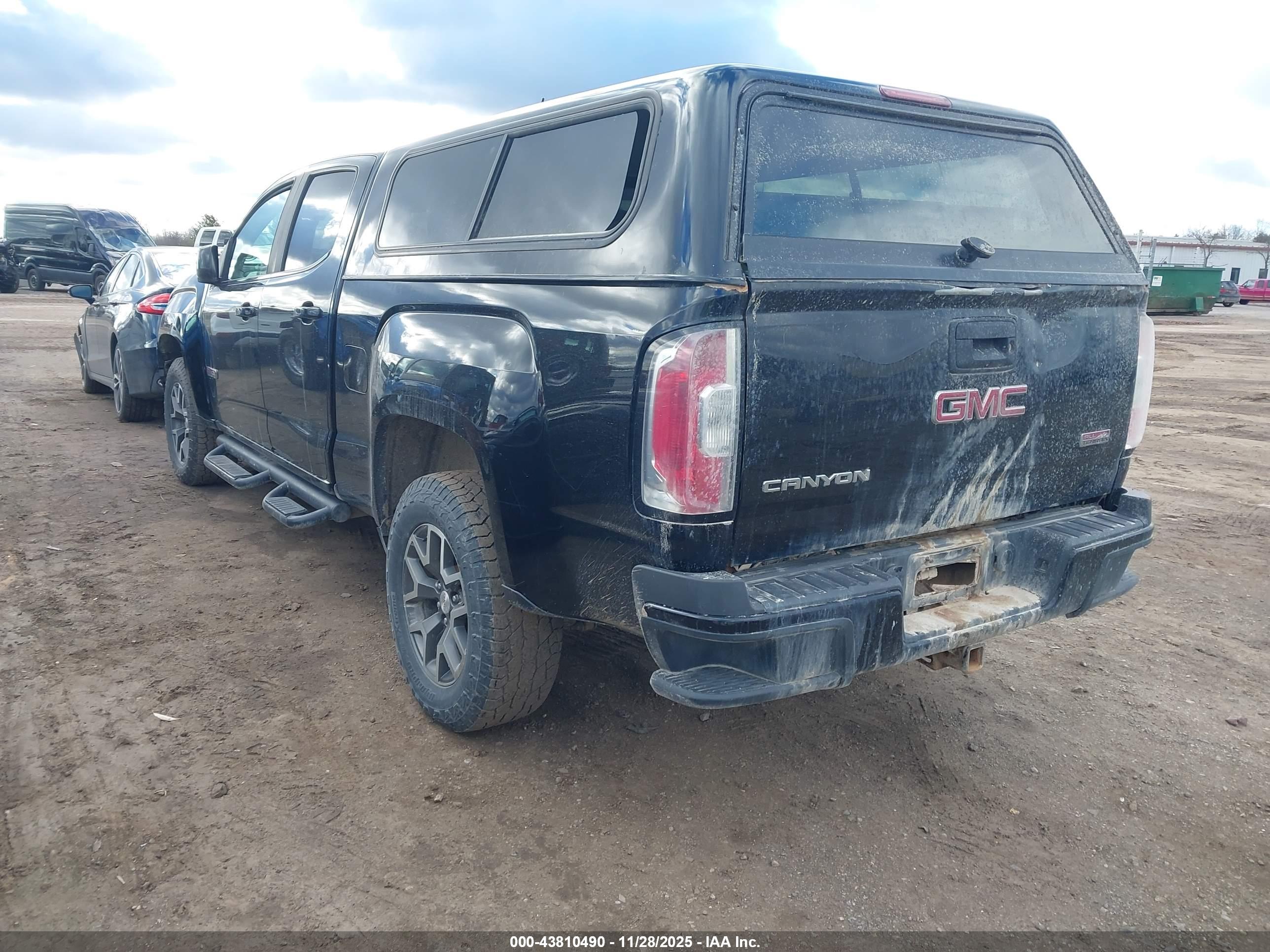 GMC CANYON image 3