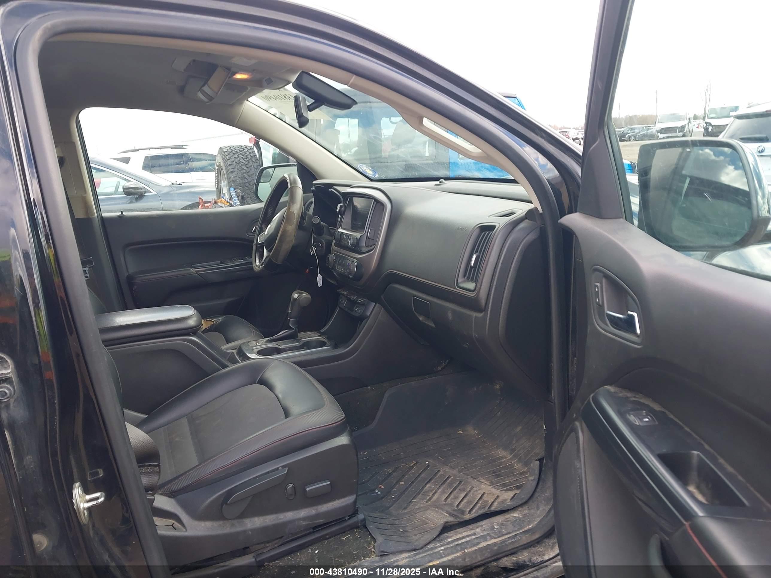 GMC CANYON image 5
