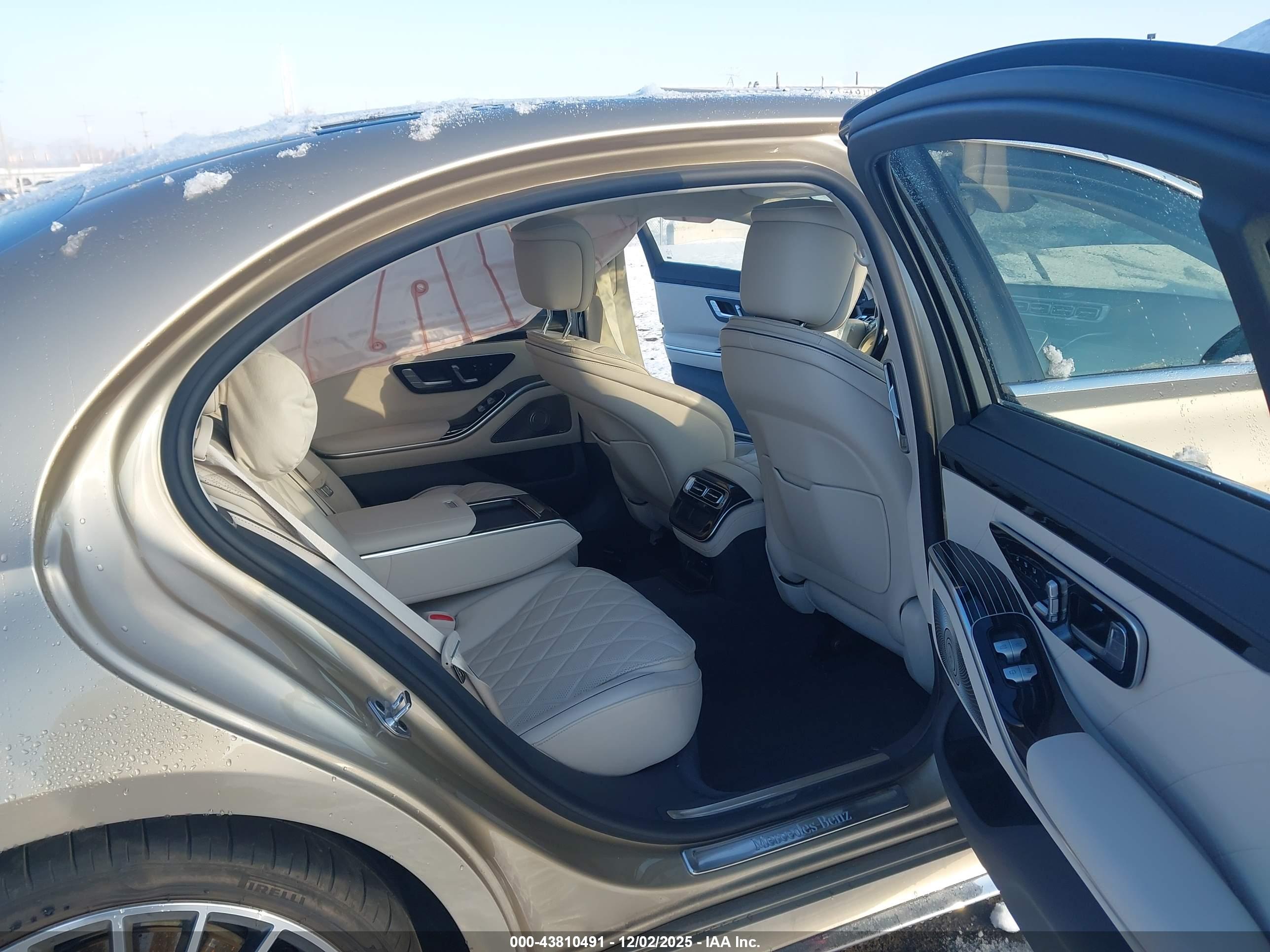 MERCEDES-BENZ S image 8