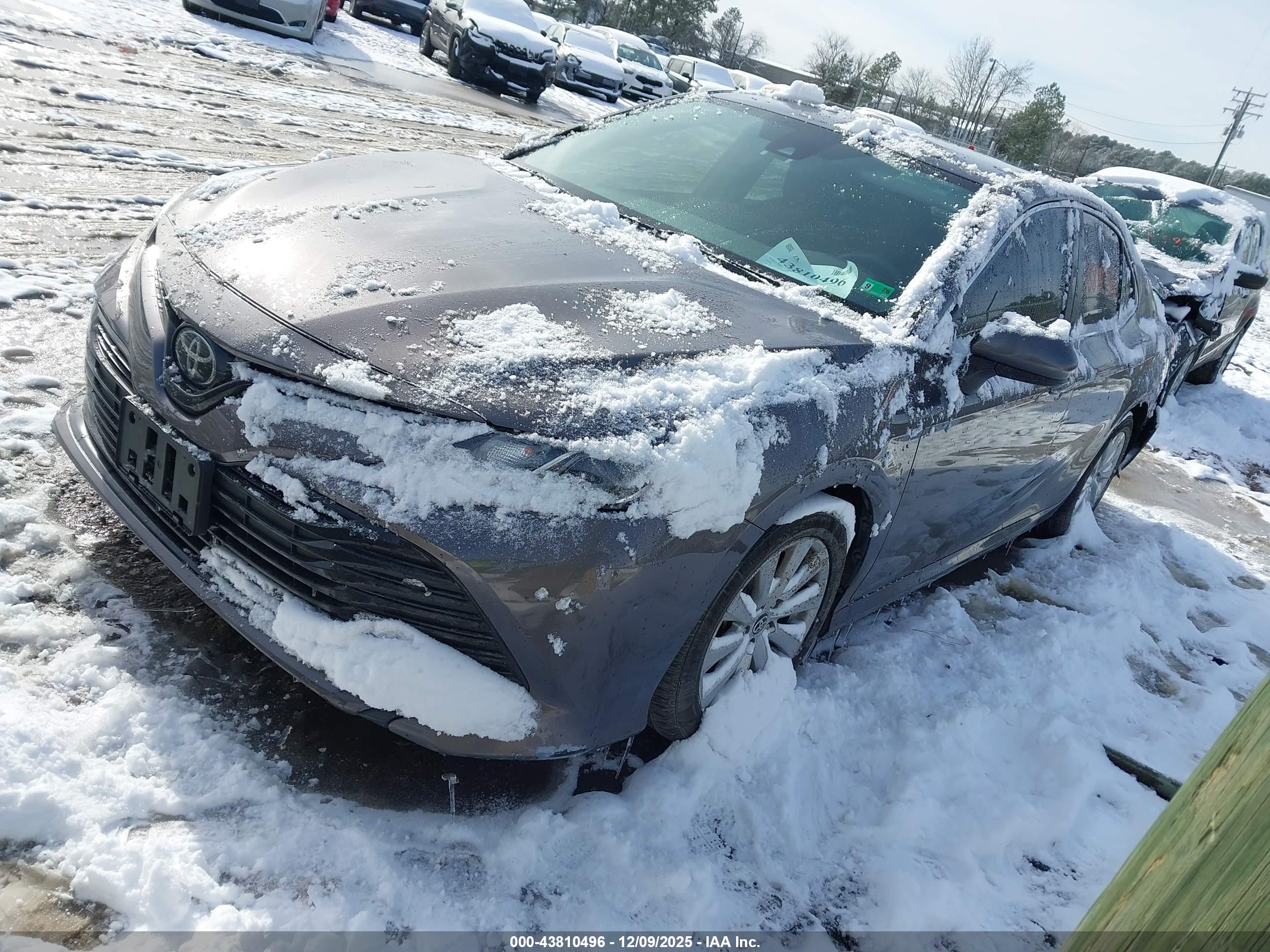 TOYOTA CAMRY image 2