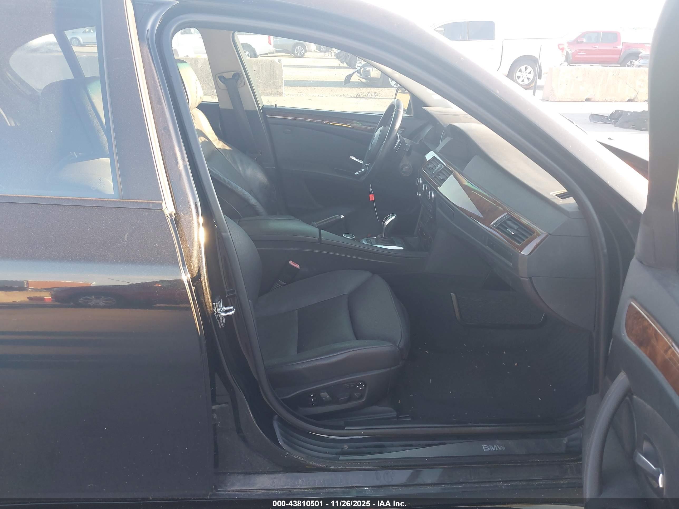 BMW 550I image 5