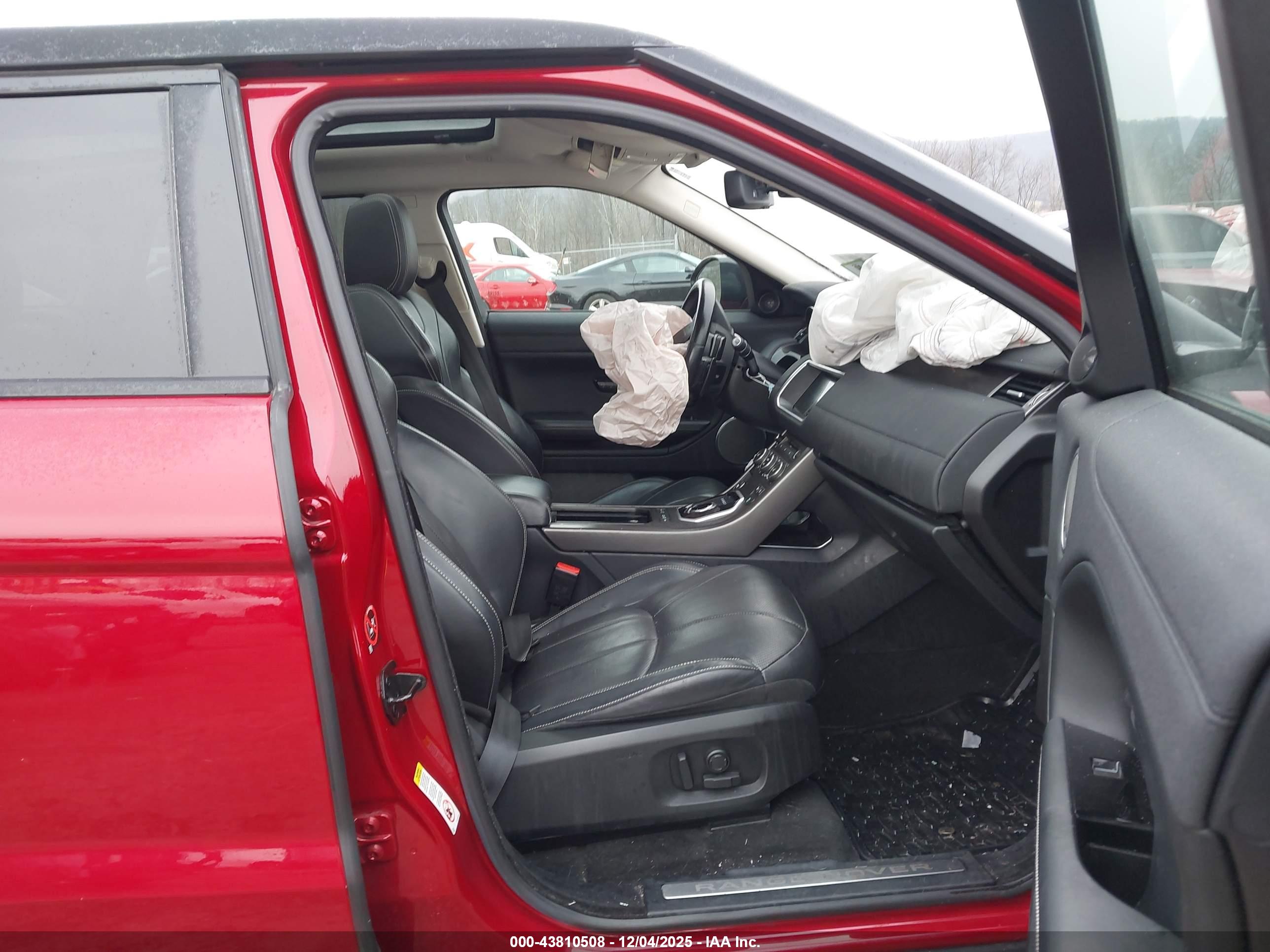 LAND ROVER image 5