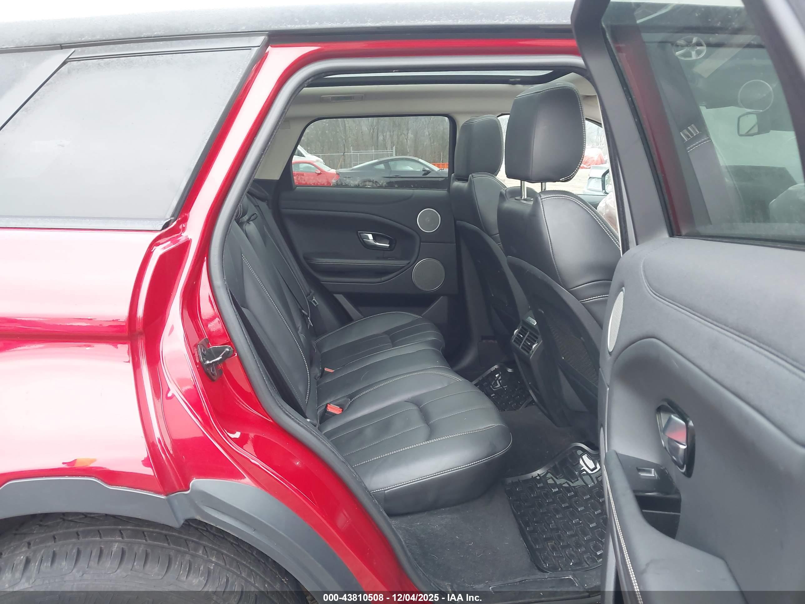 LAND ROVER image 8