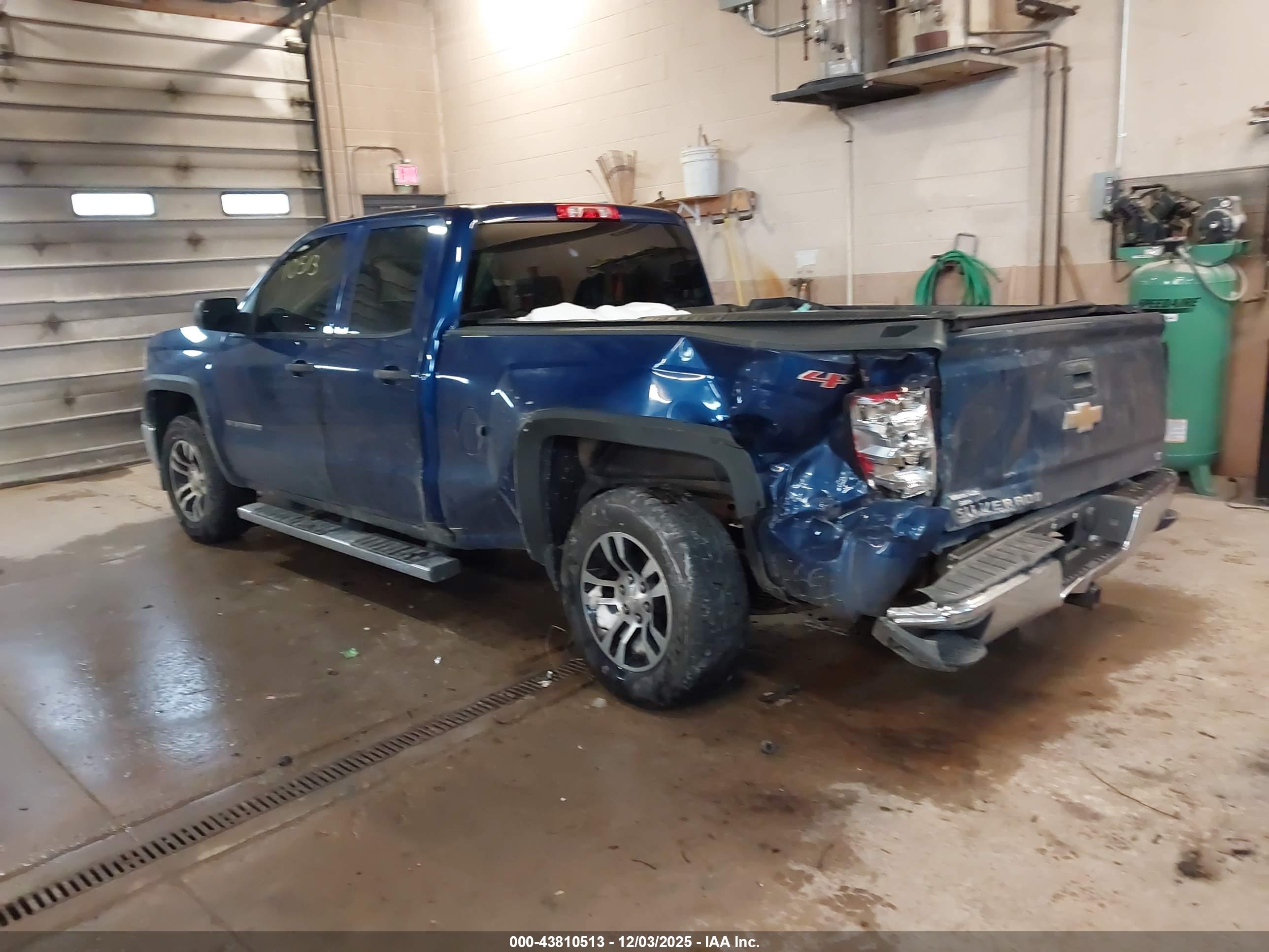 CHEVROLET SILVERADO image 3