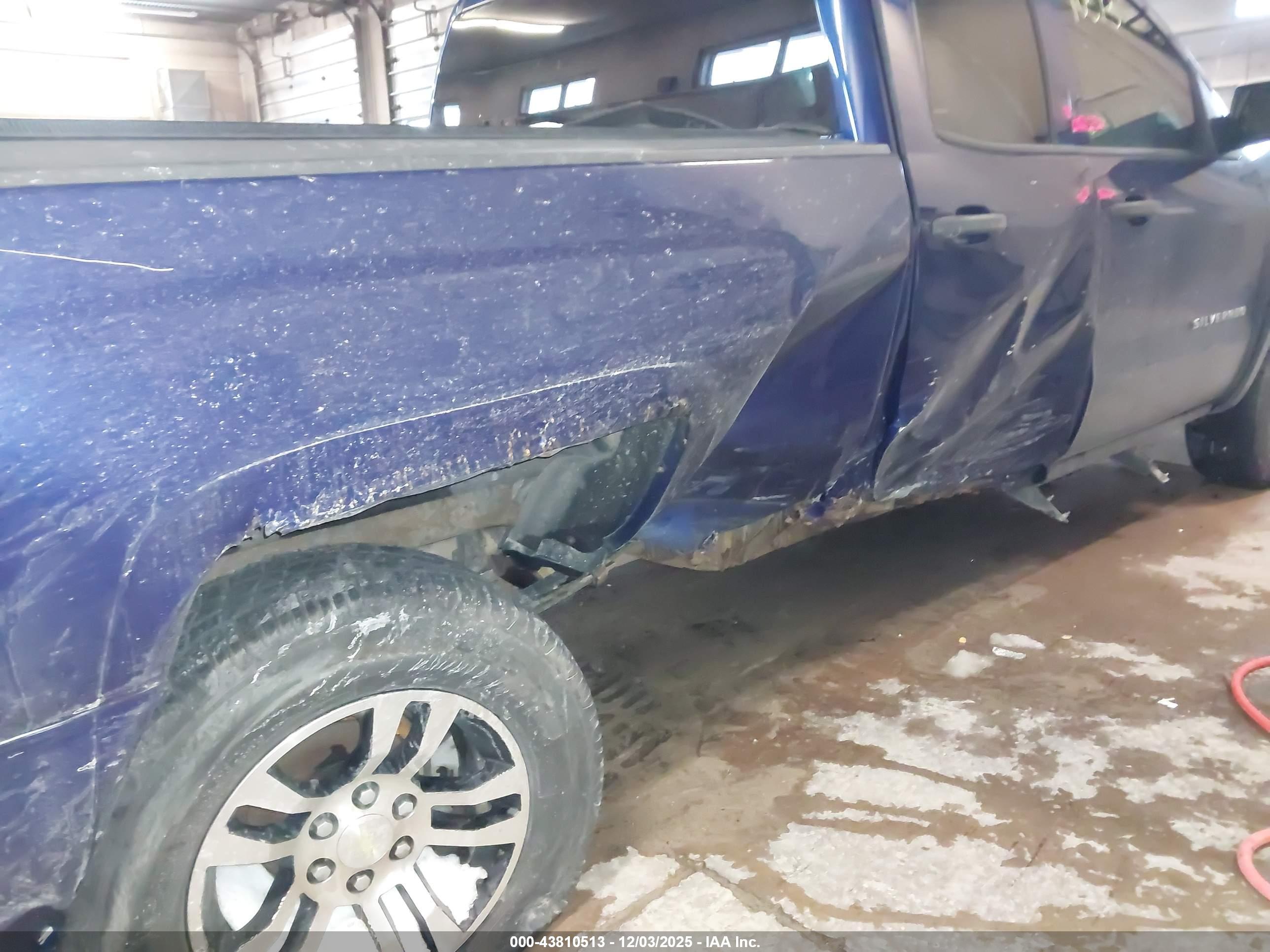 CHEVROLET SILVERADO image 6