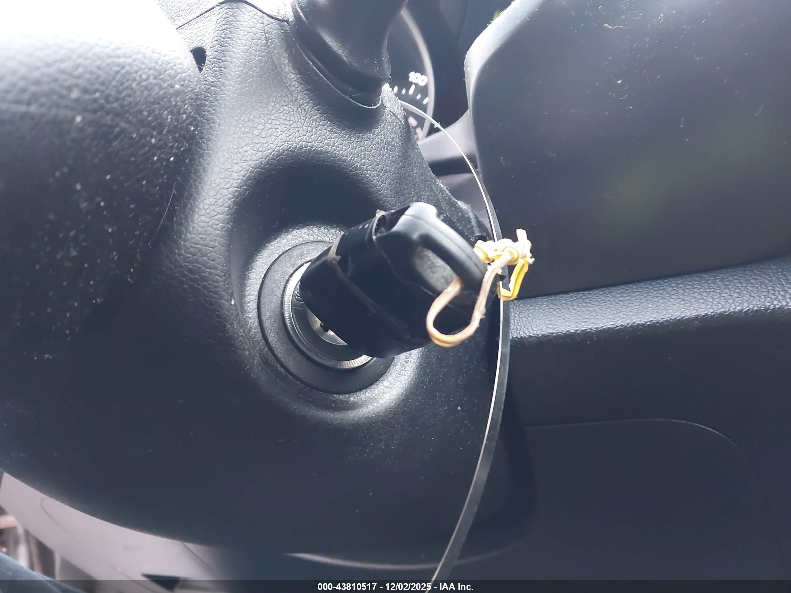 KIA SPORTAGE image 11