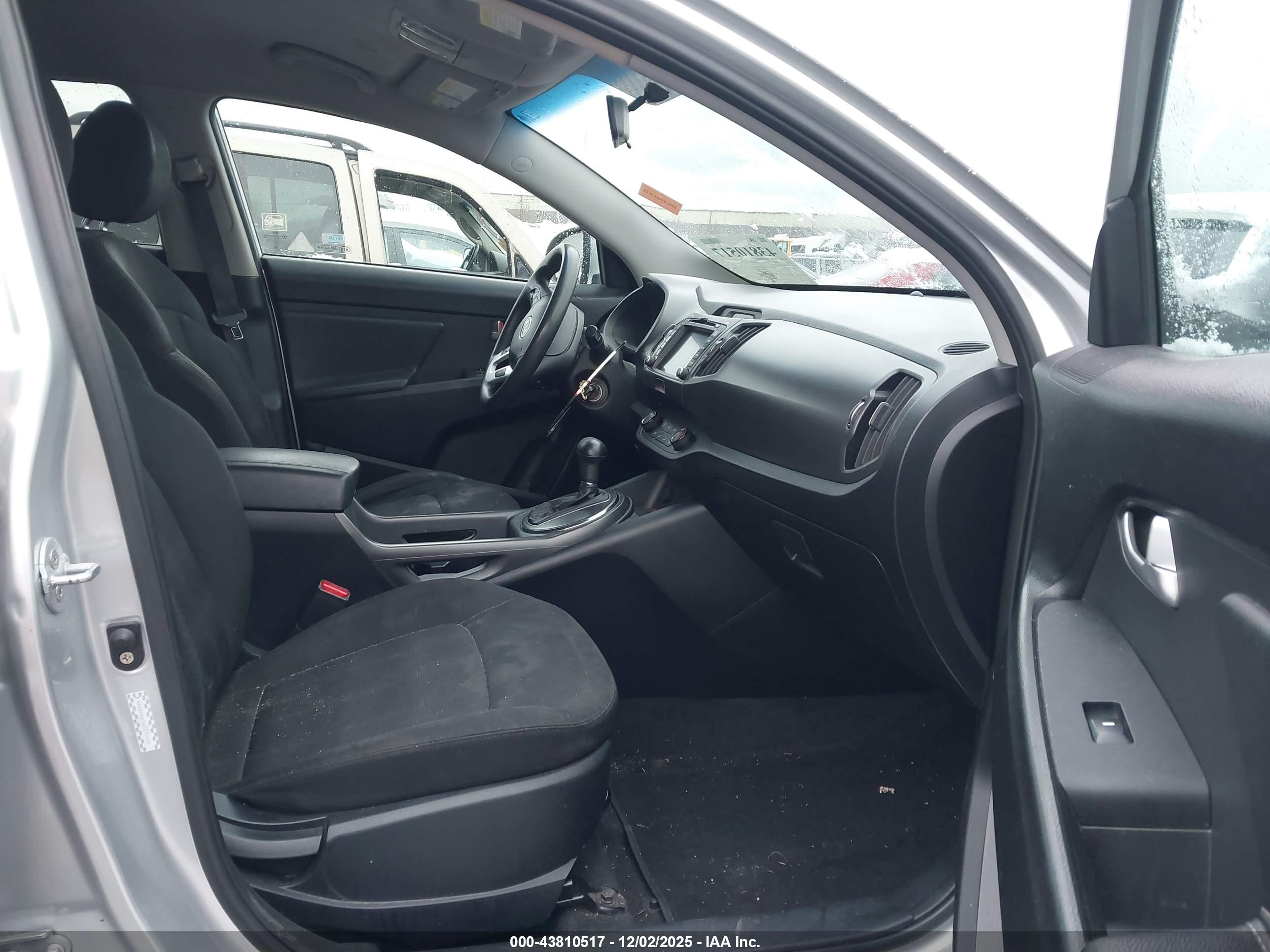 KIA SPORTAGE image 5