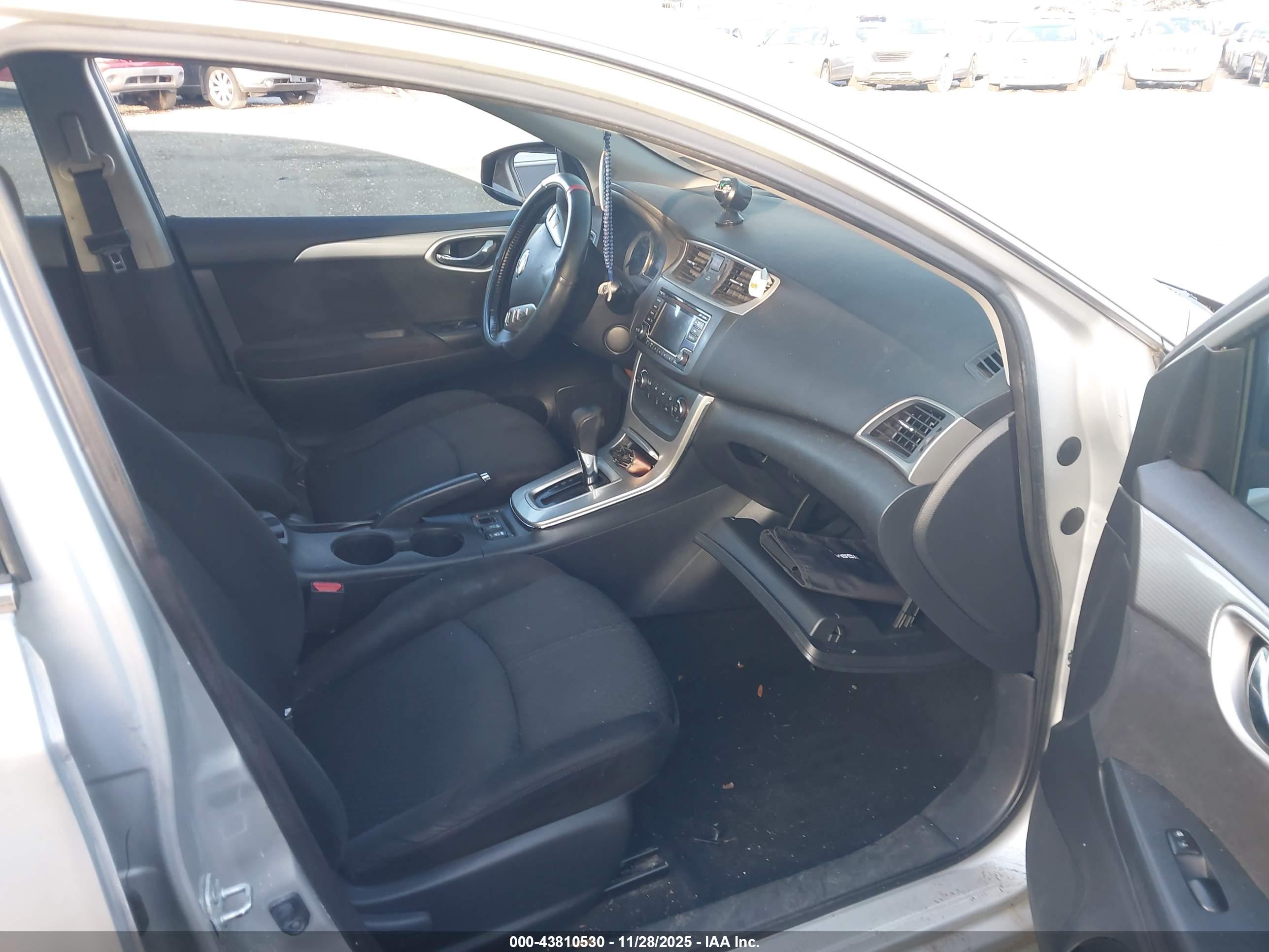 NISSAN SENTRA image 5