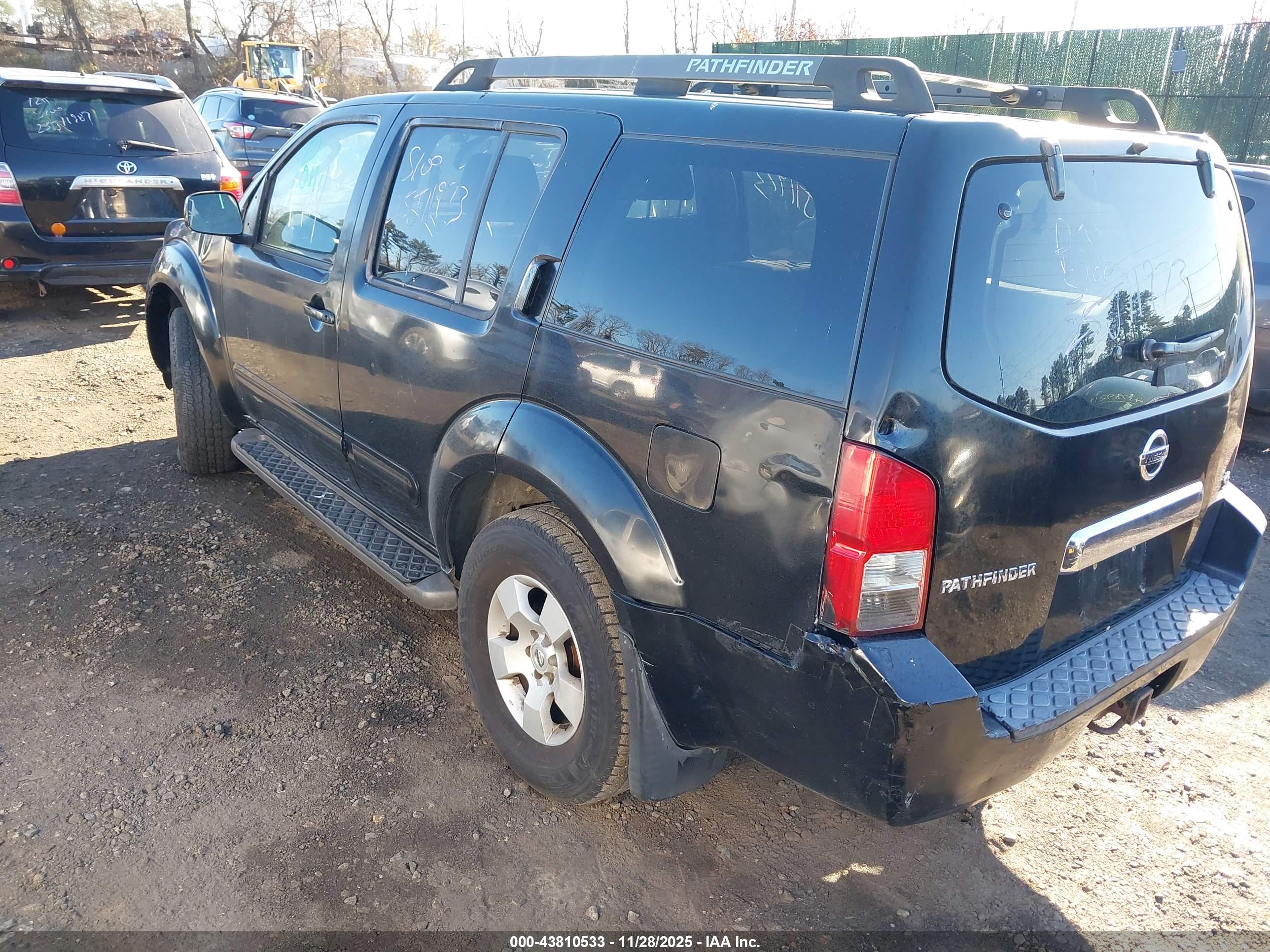 NISSAN PATHFINDER image 3
