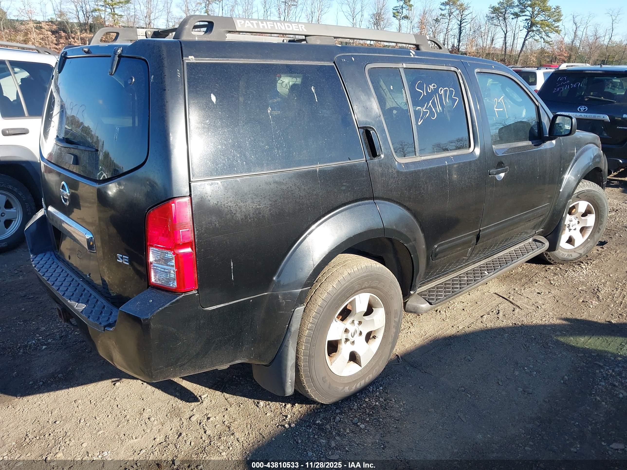 NISSAN PATHFINDER image 4