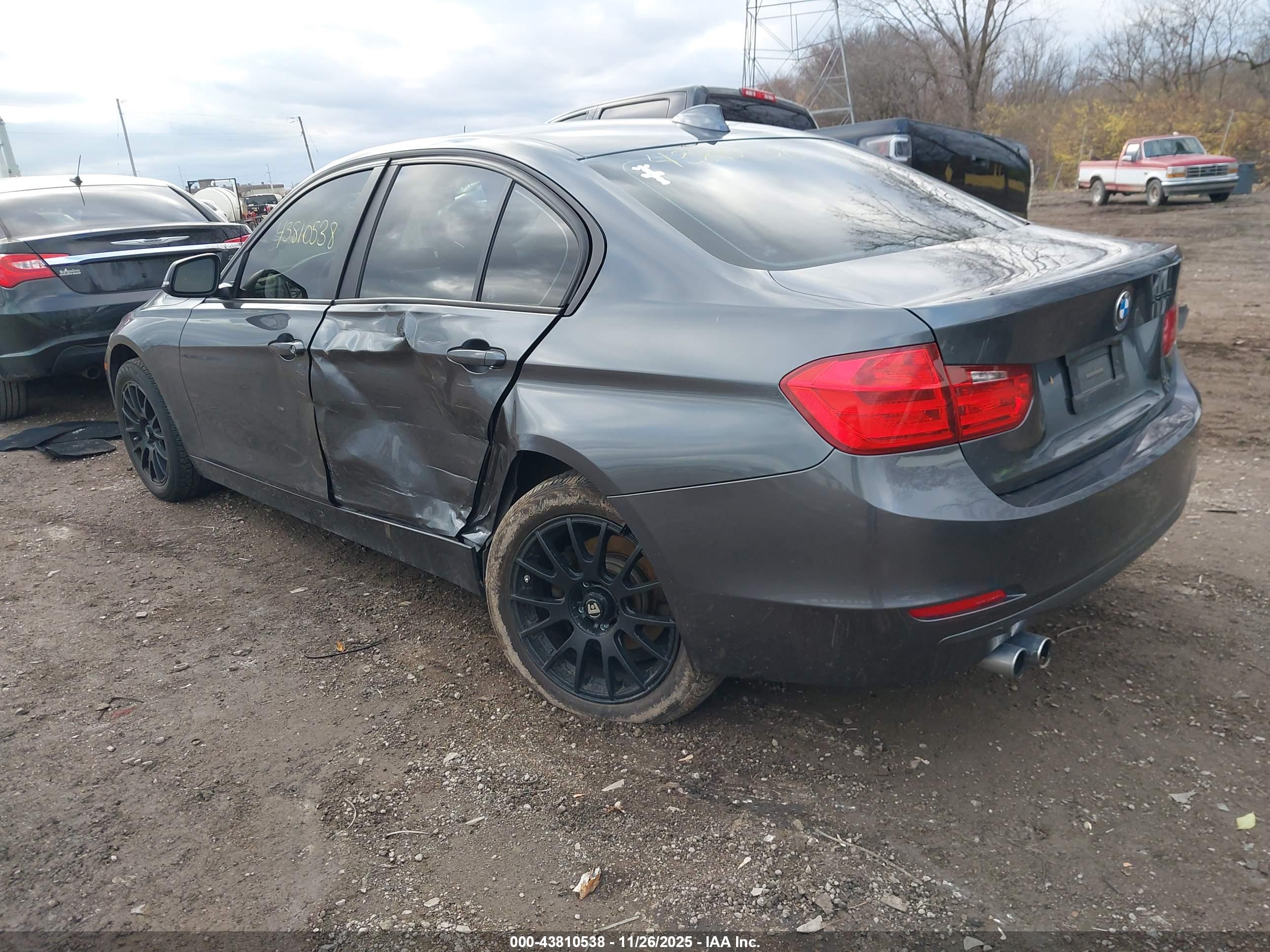 BMW 328I image 3